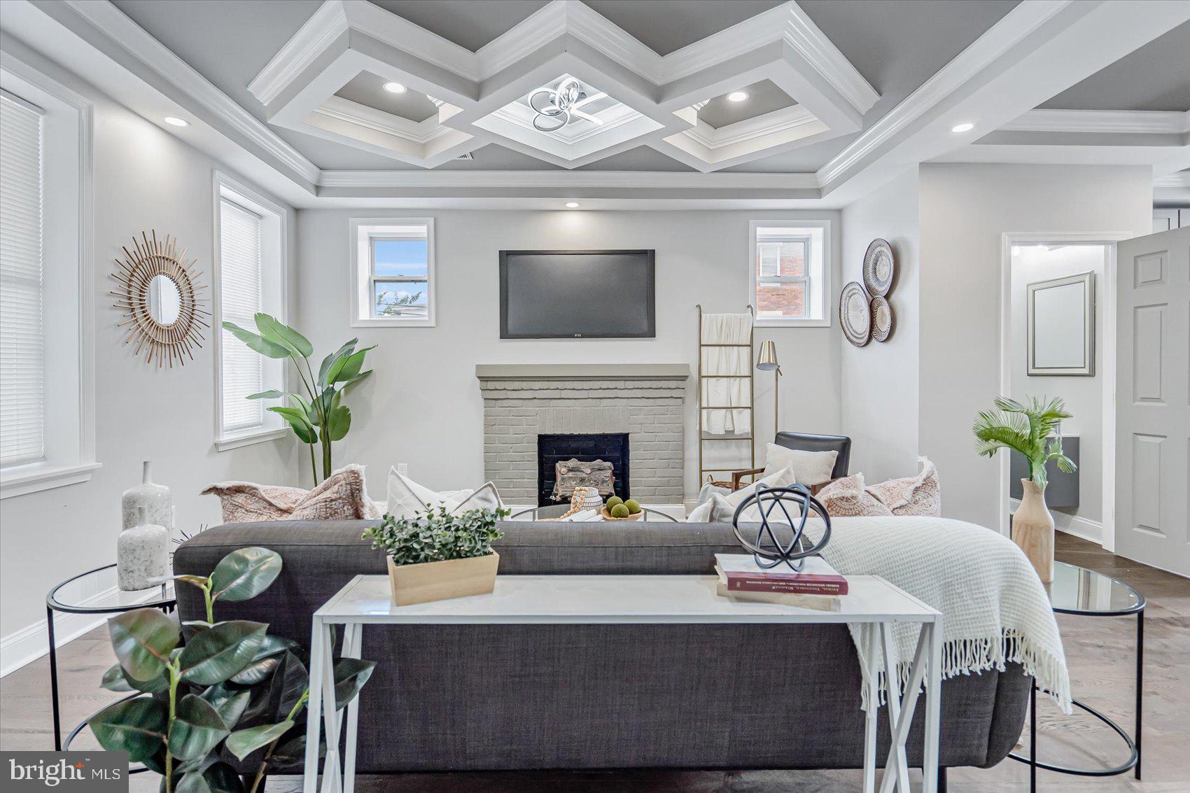 EVERGREEN LAWN - Residential