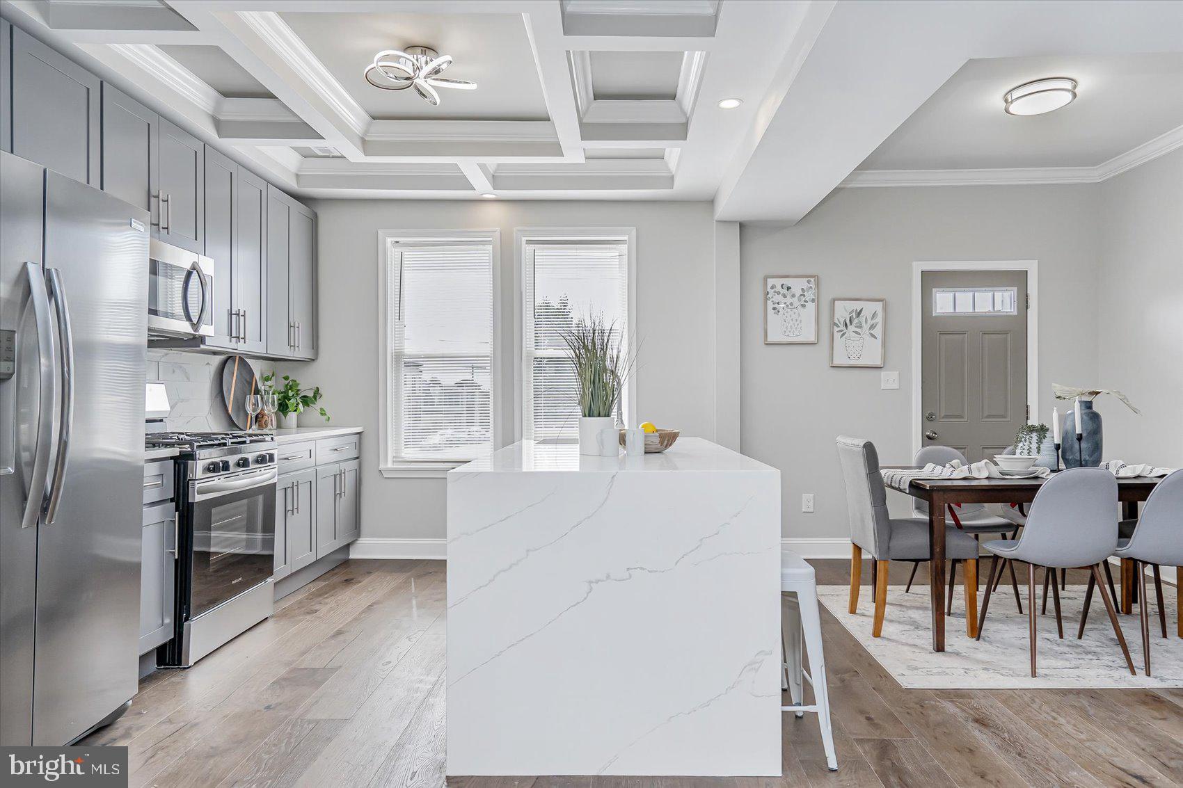 EVERGREEN LAWN - Residential