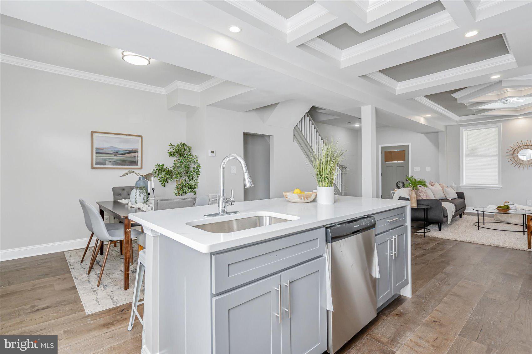 EVERGREEN LAWN - Residential