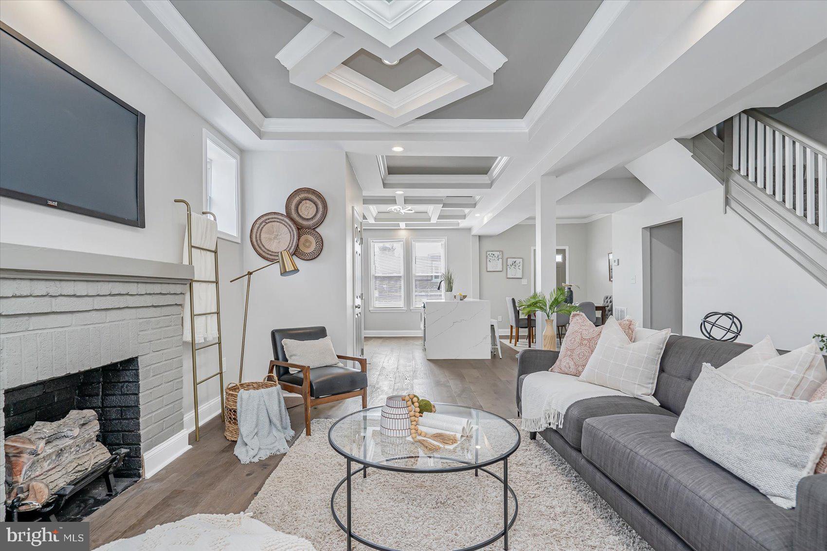 EVERGREEN LAWN - Residential