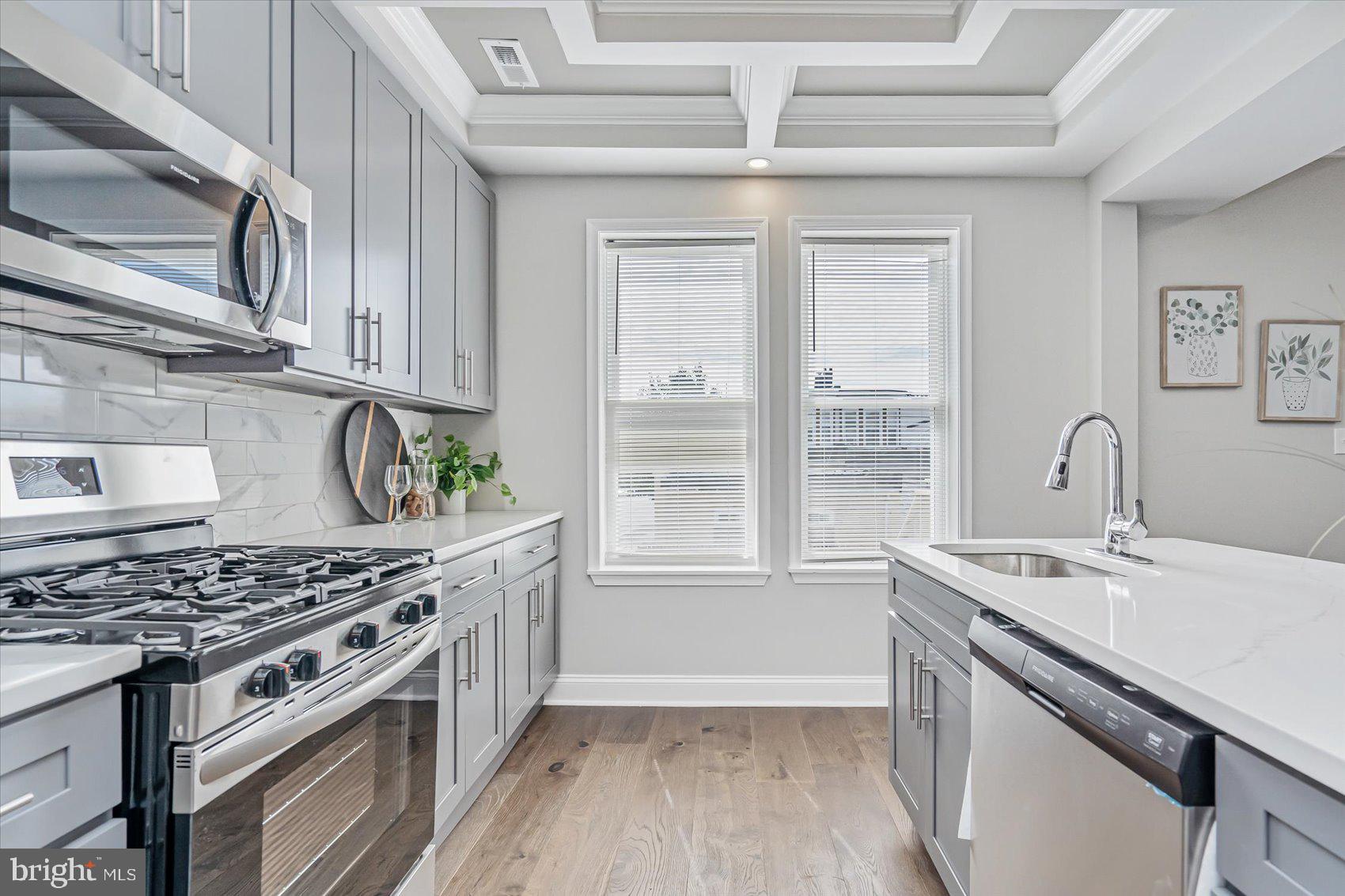 EVERGREEN LAWN - Residential