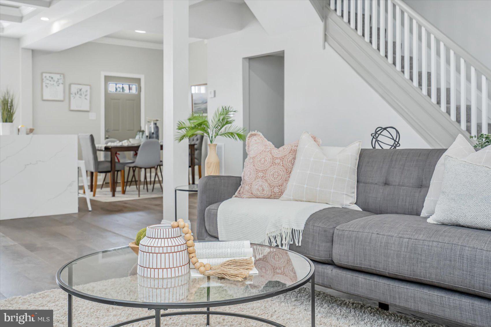 EVERGREEN LAWN - Residential