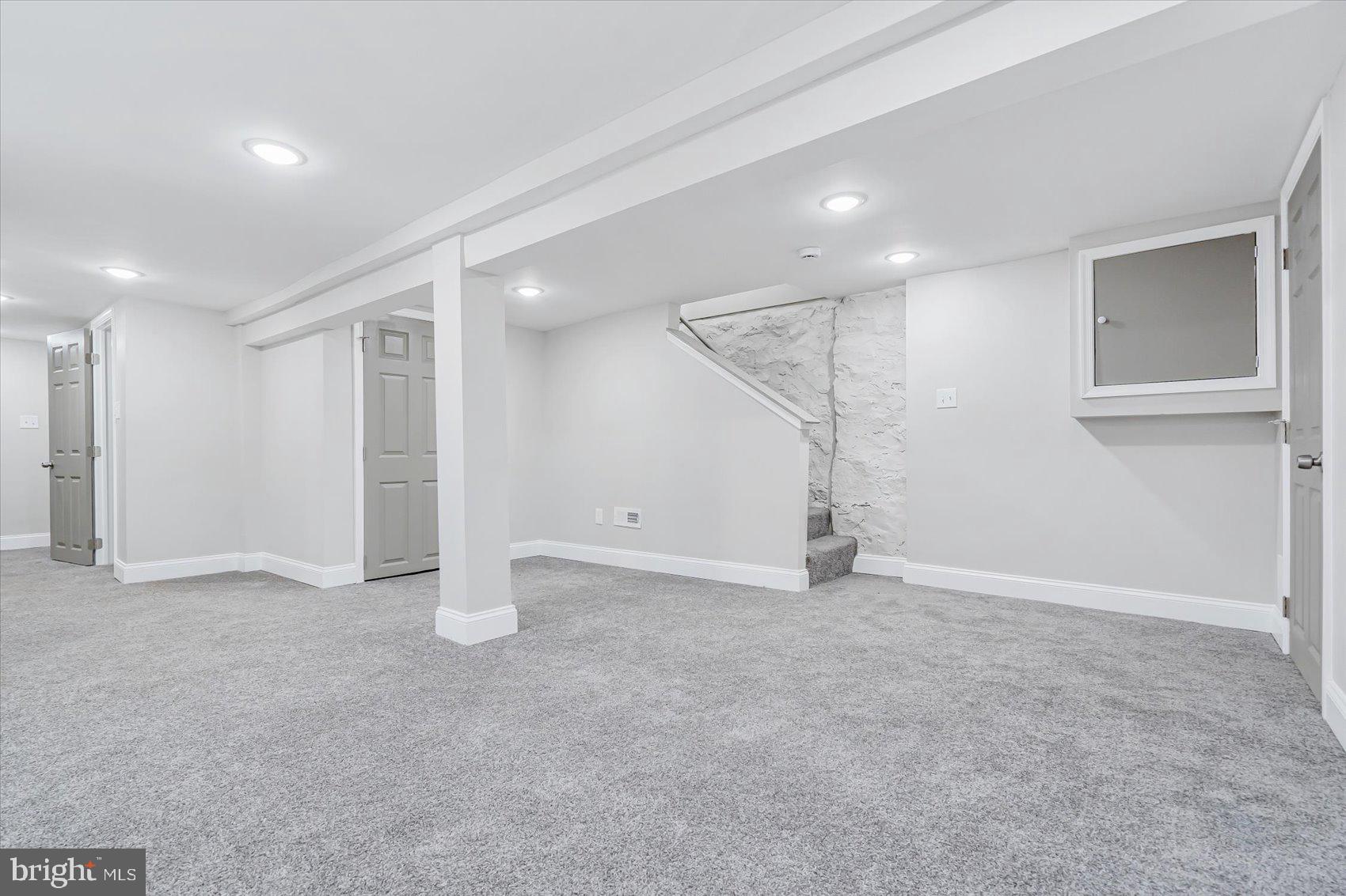 EVERGREEN LAWN - Residential