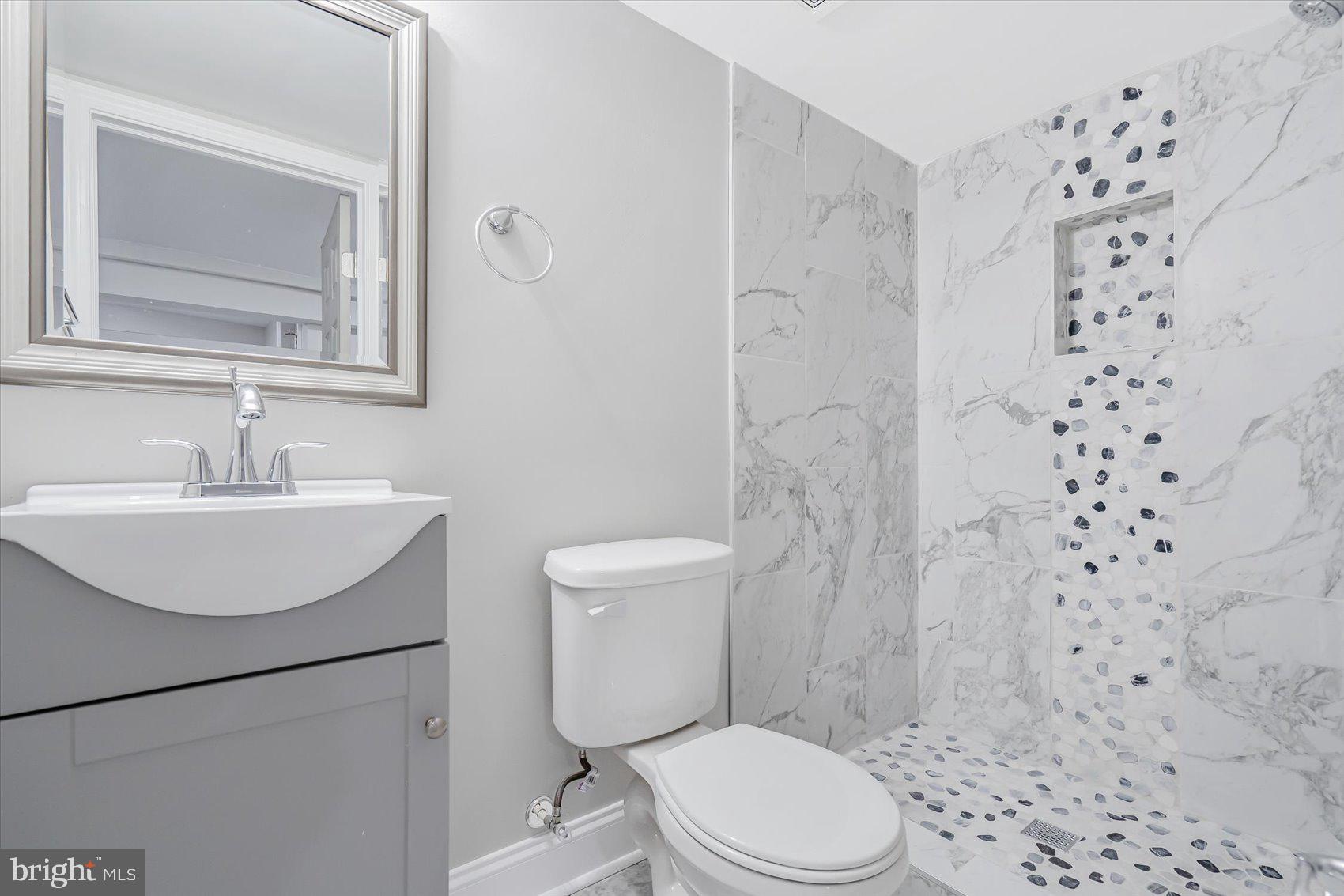 EVERGREEN LAWN - Residential