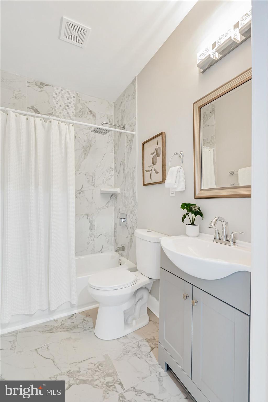 EVERGREEN LAWN - Residential