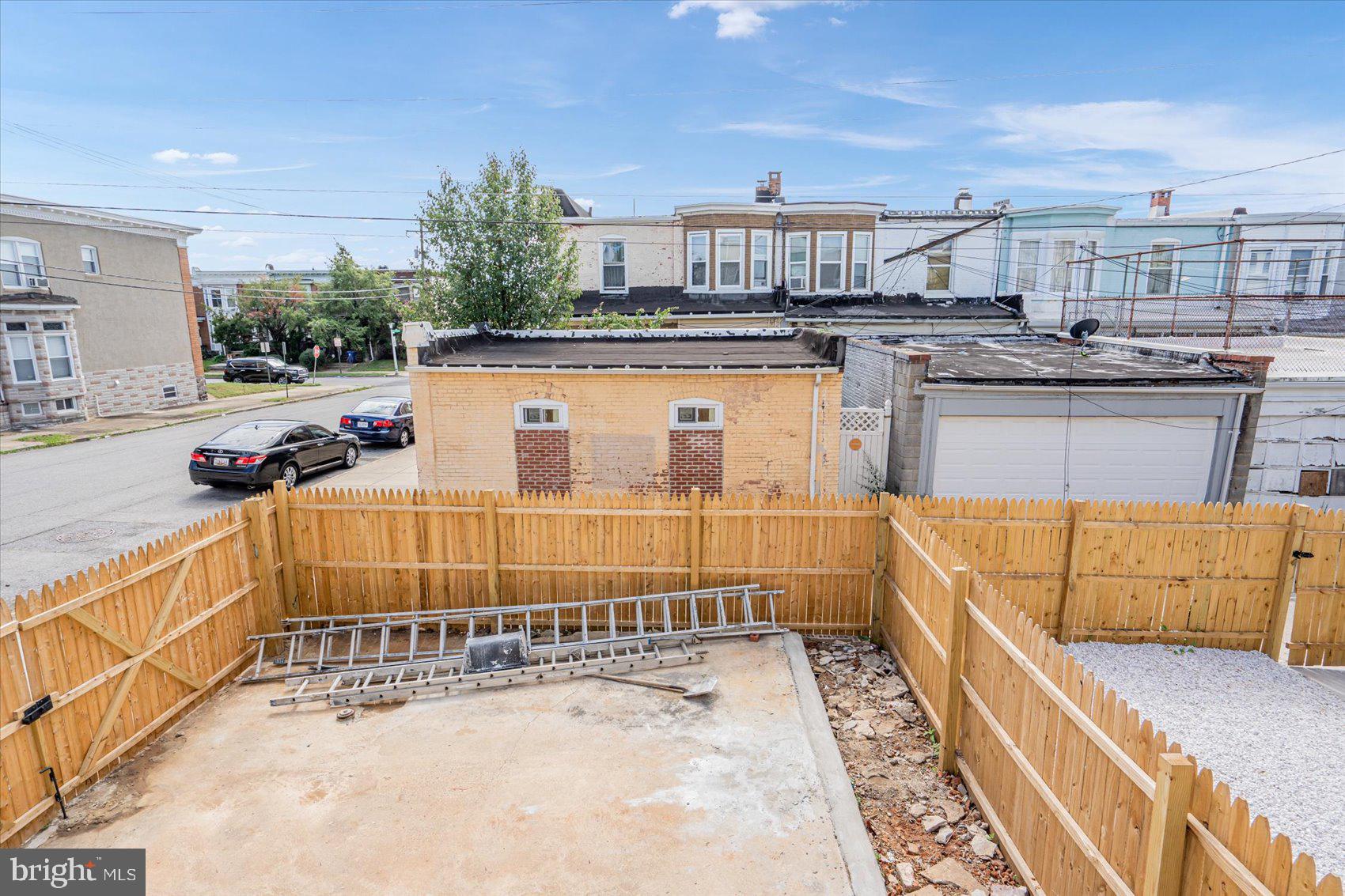 EVERGREEN LAWN - Residential