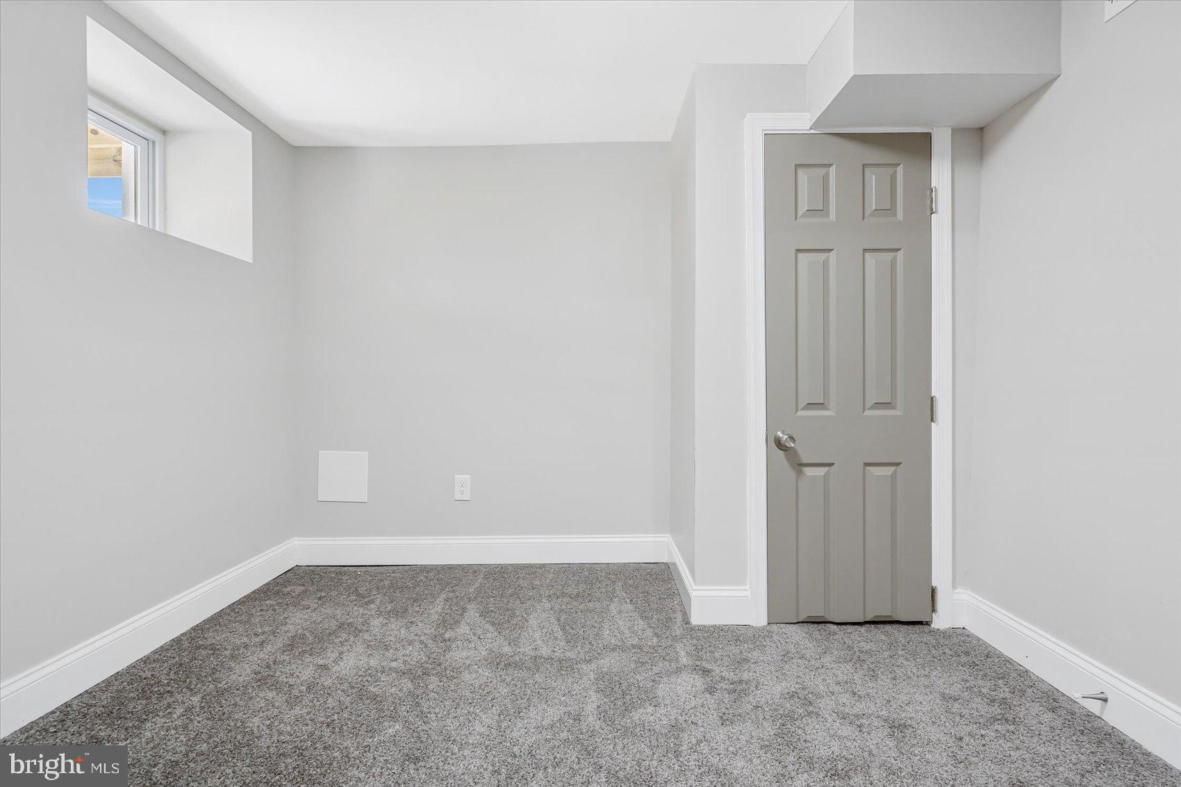 EVERGREEN LAWN - Residential