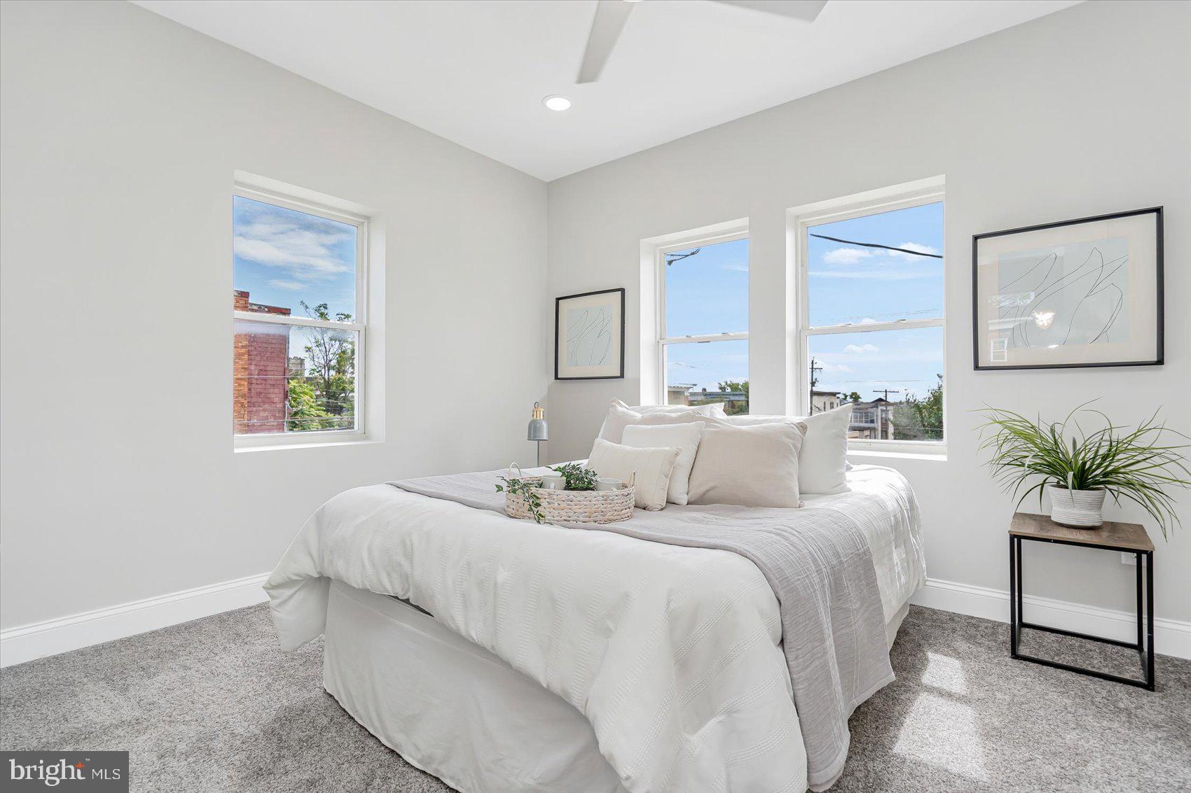 EVERGREEN LAWN - Residential