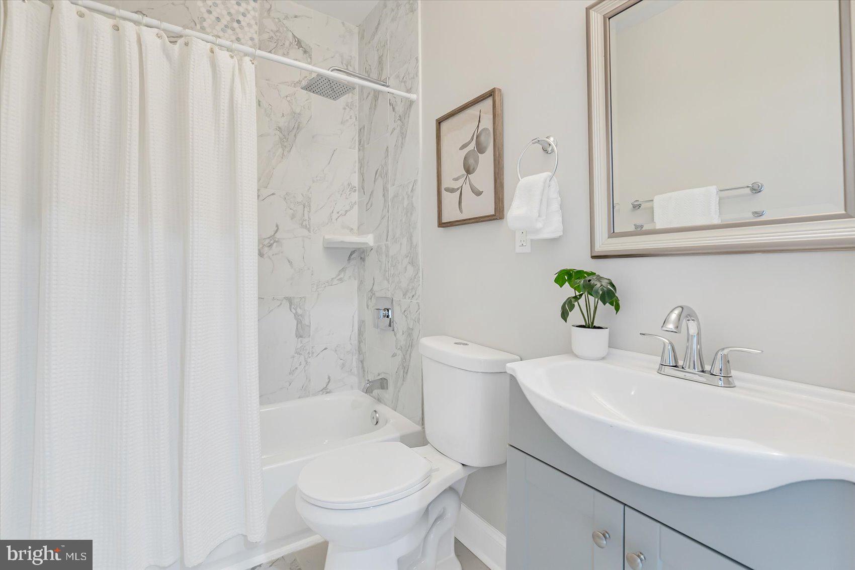 EVERGREEN LAWN - Residential