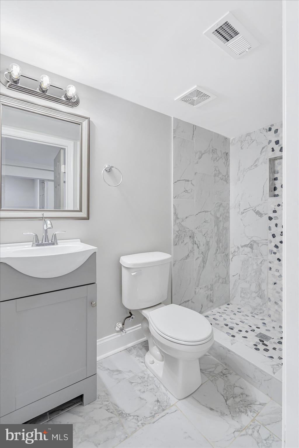 EVERGREEN LAWN - Residential