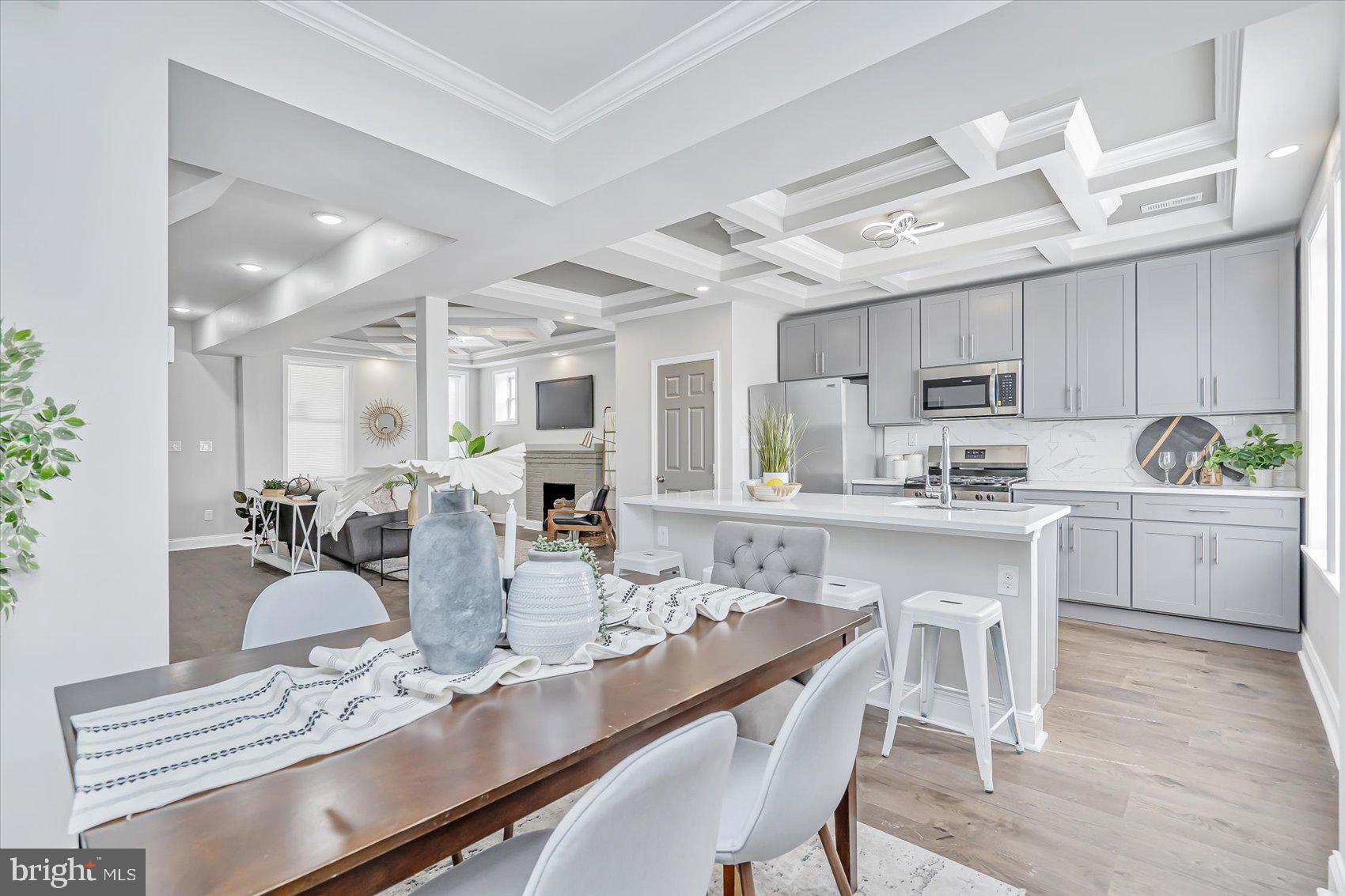 EVERGREEN LAWN - Residential