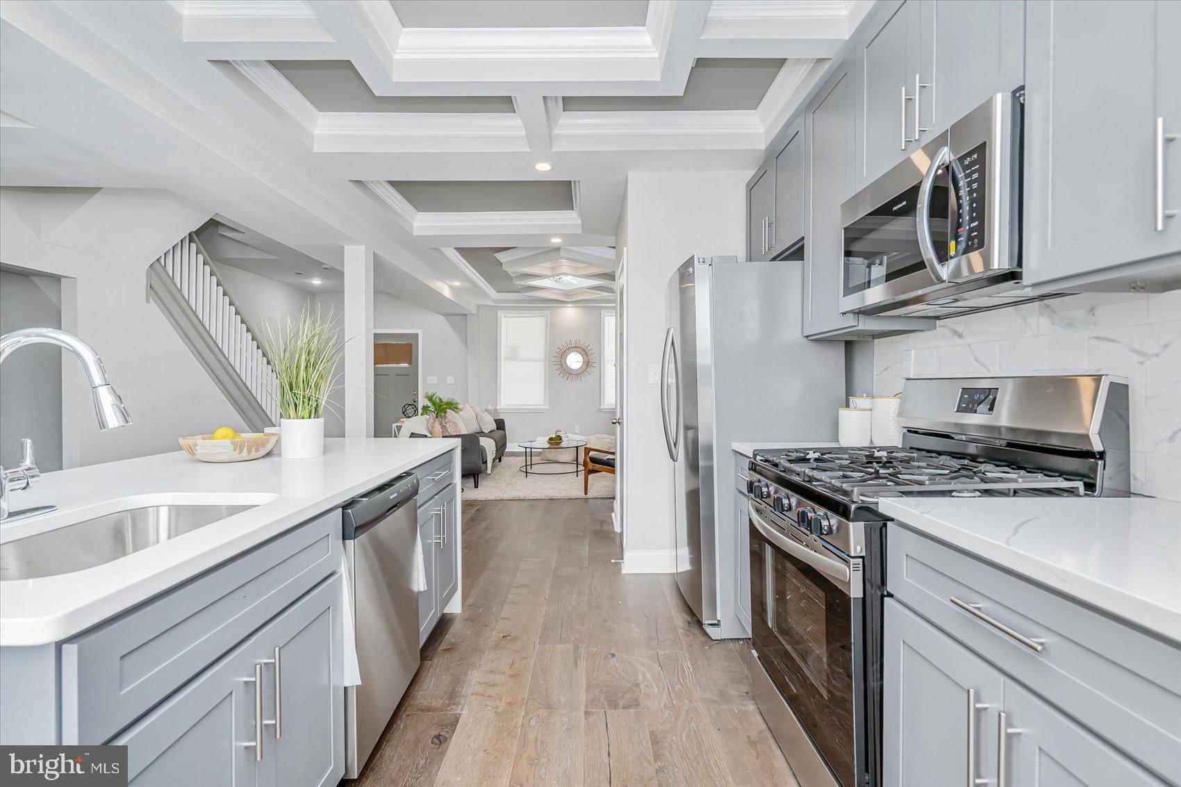 EVERGREEN LAWN - Residential