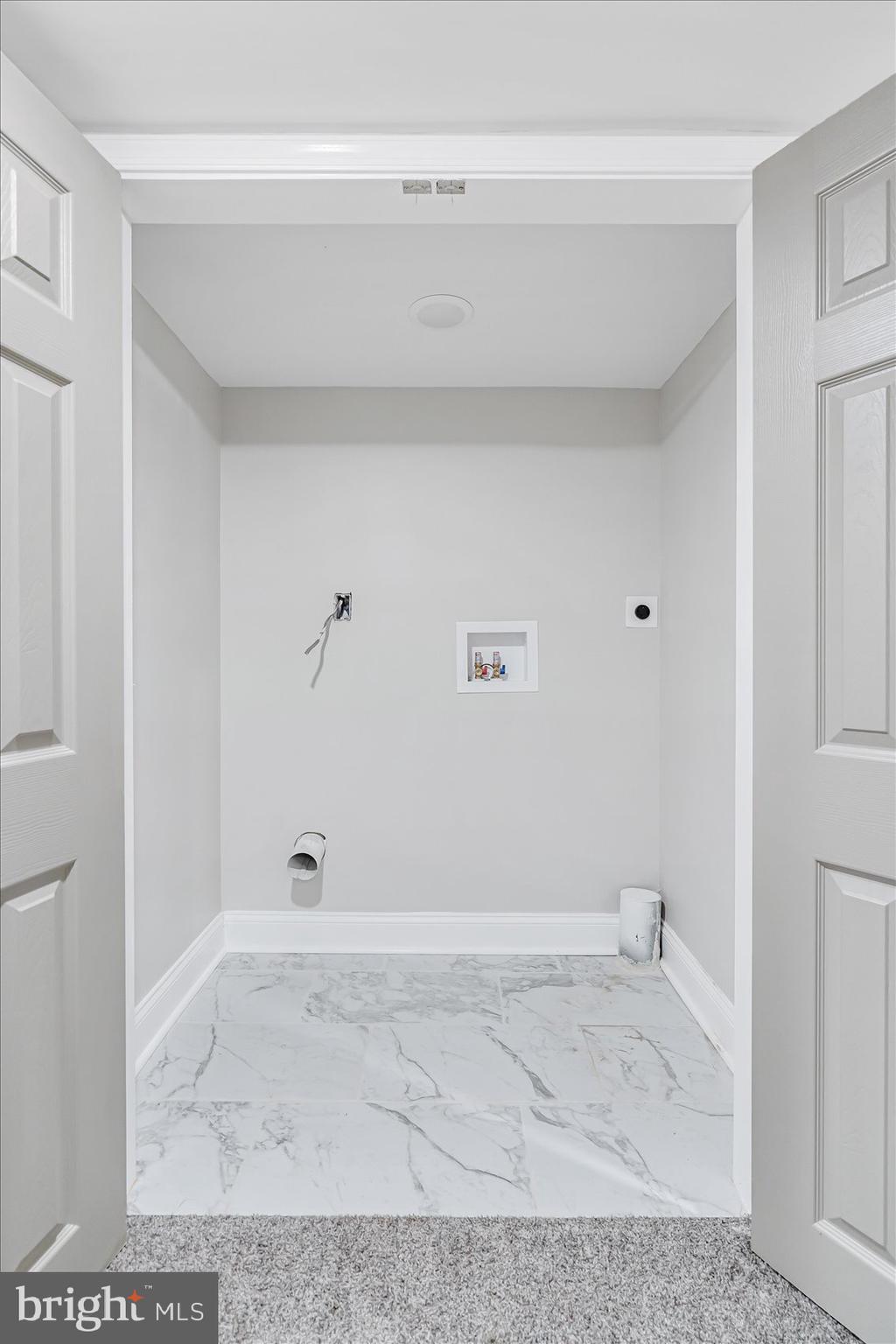 EVERGREEN LAWN - Residential