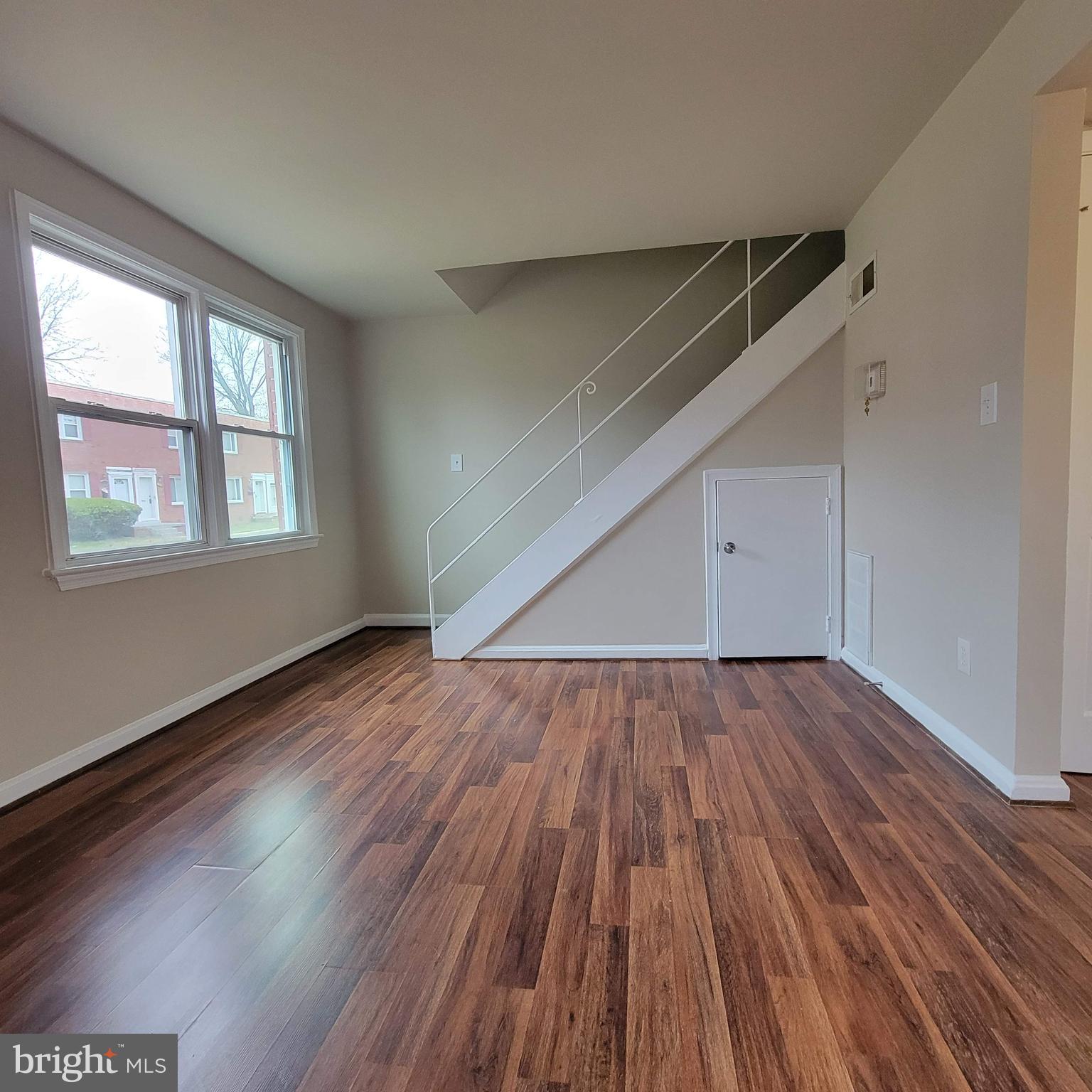 IVERSON COURTS - Residential Lease