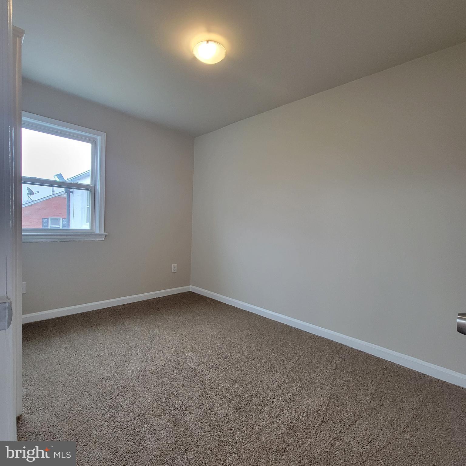 IVERSON COURTS - Residential Lease