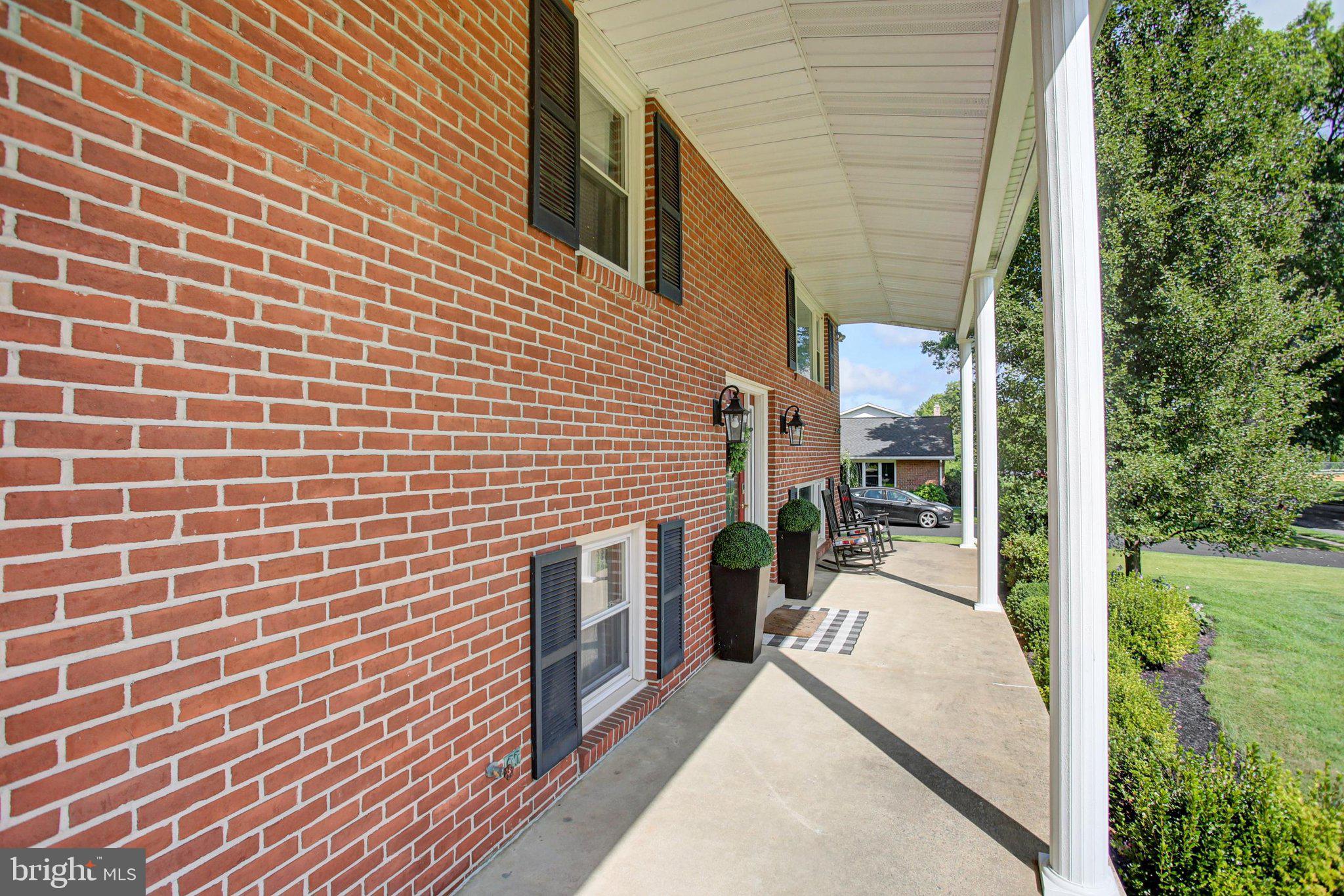 124 PARK PLACE W