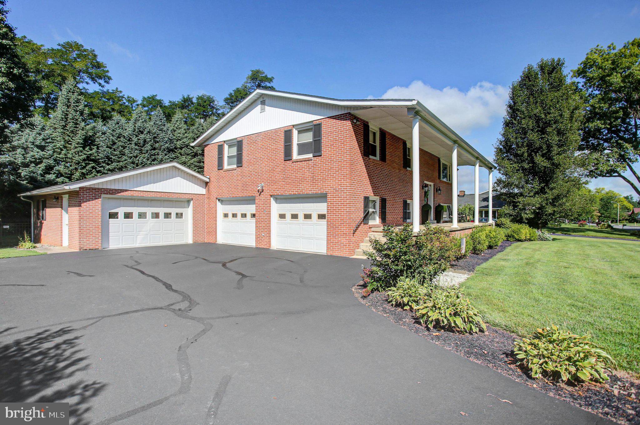 124 PARK PLACE W