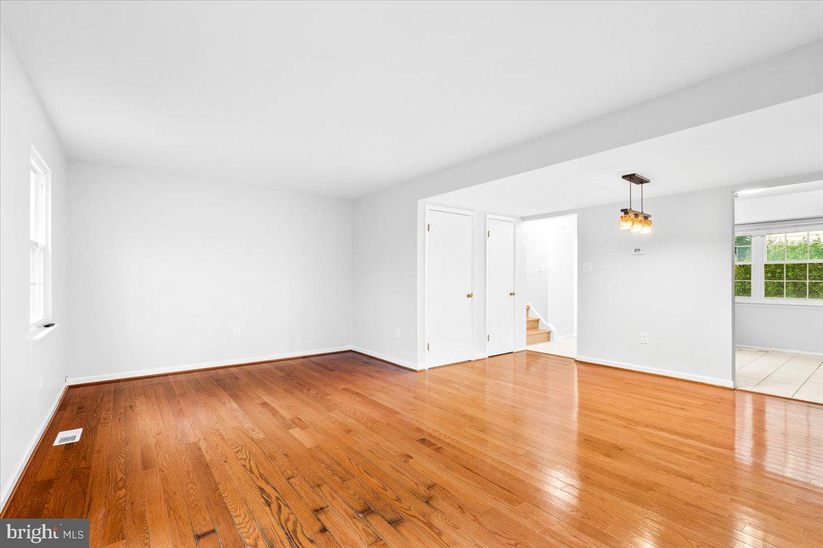 FLOWER HILL - Residential