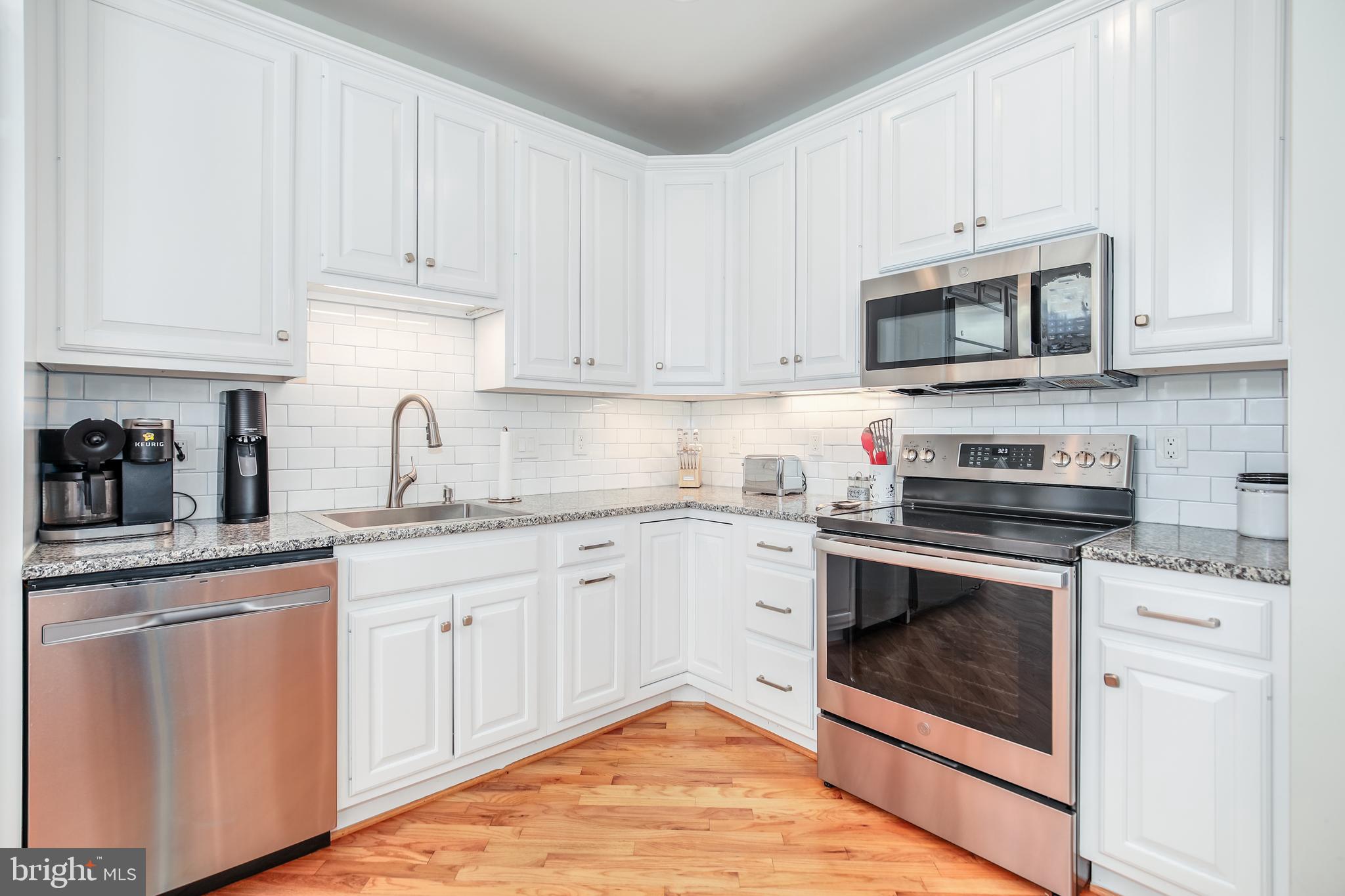 ALTA VISTA - Residential Lease