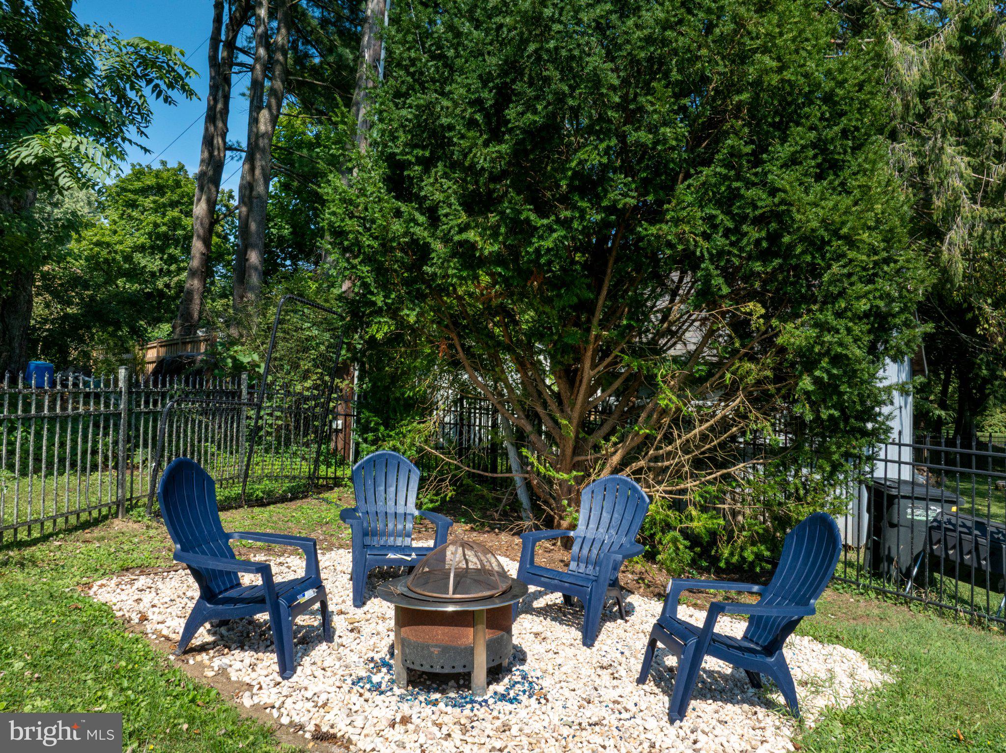 1621 OXFORD CIRCLE