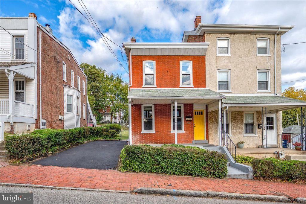 Photo of 208 8th Street, BROOKHAVEN, PA 19015 (MLS # PADE2102620)