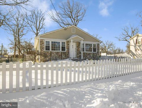 19 WALKER AVENUE SPOTSWOOD NJ 08884