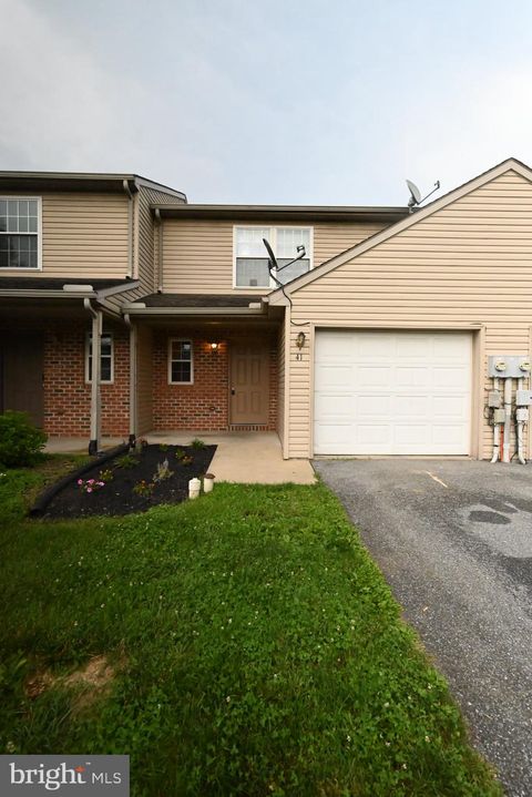 Photo of 41 Stauffer Court, LEOLA, PA 17540 (MLS # PALA2065952)