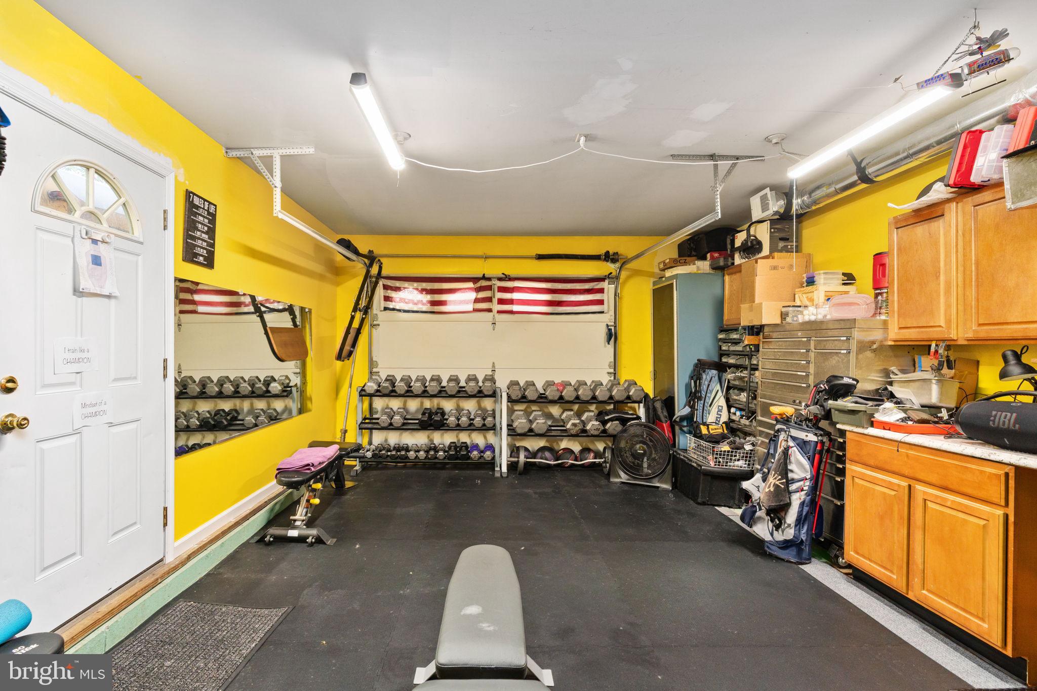 BREEZEWOOD - Residential