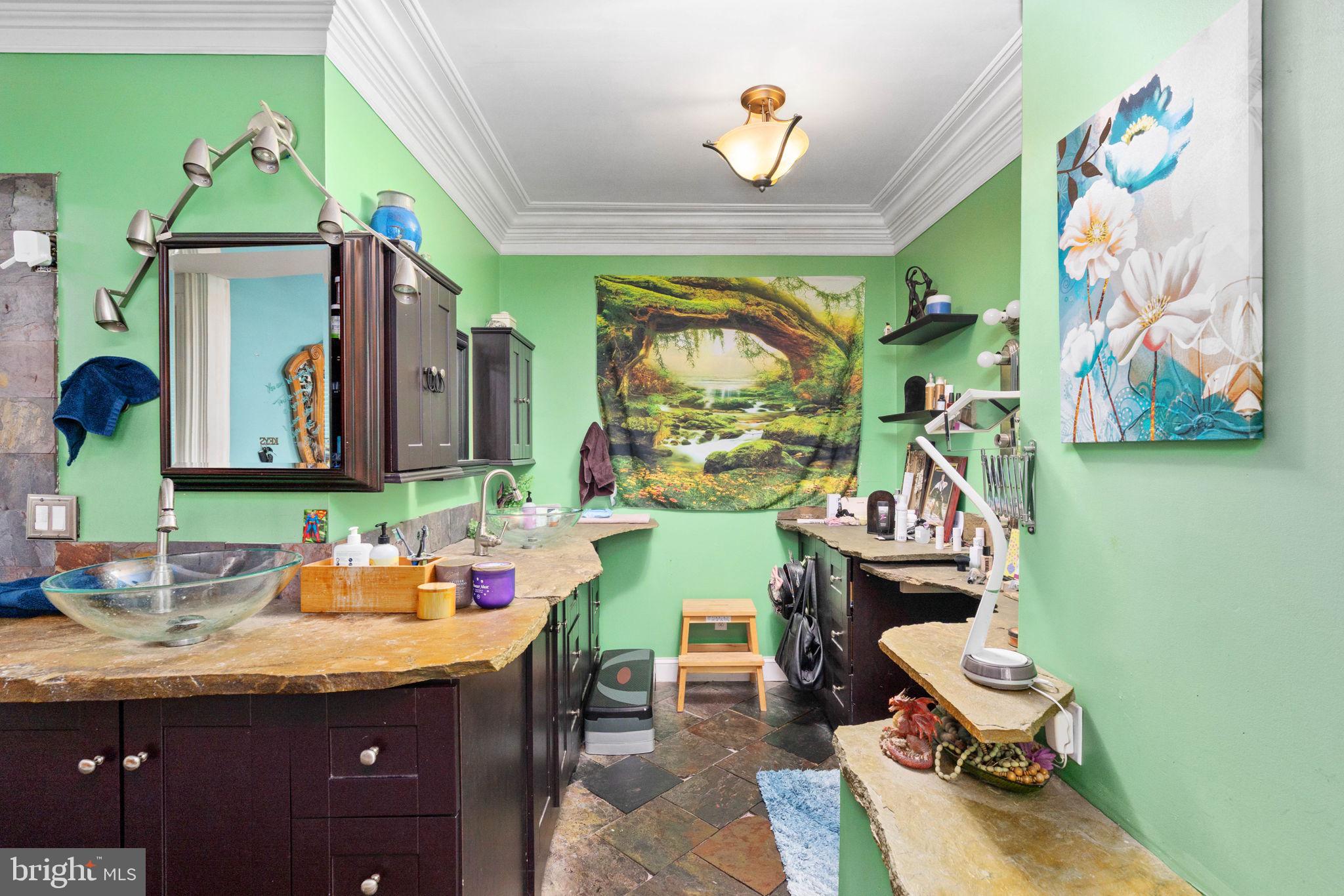 BREEZEWOOD - Residential