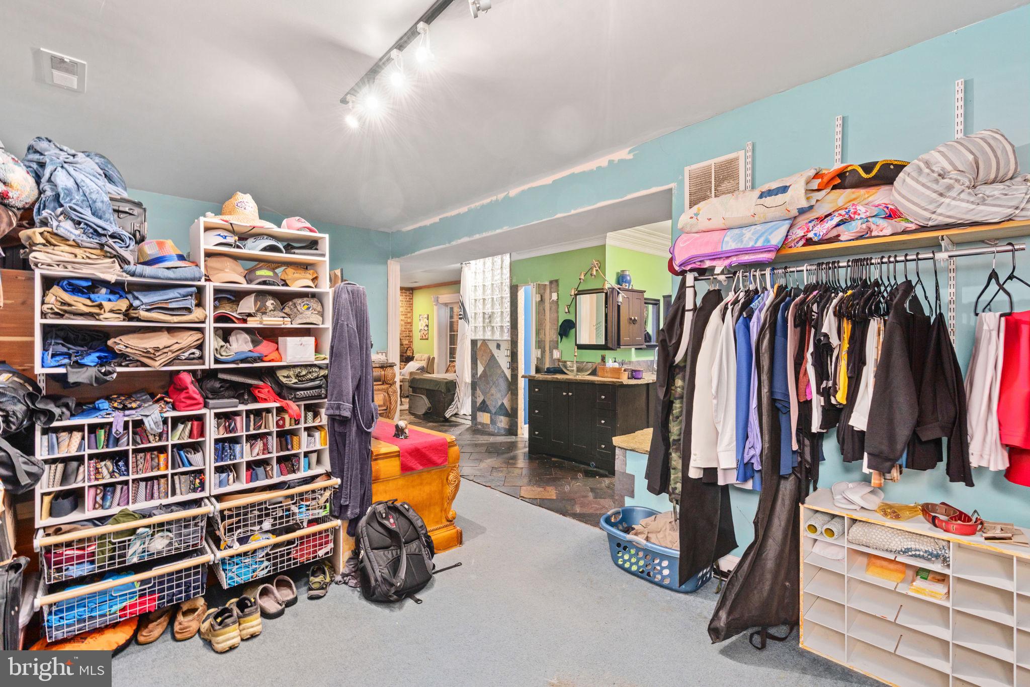 BREEZEWOOD - Residential