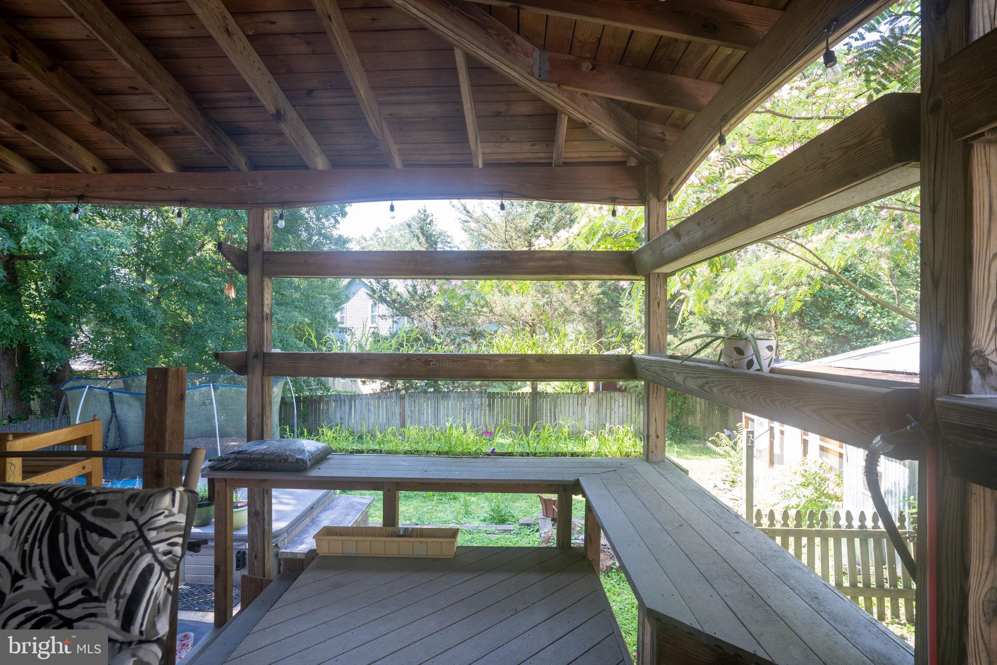 BREEZEWOOD - Residential