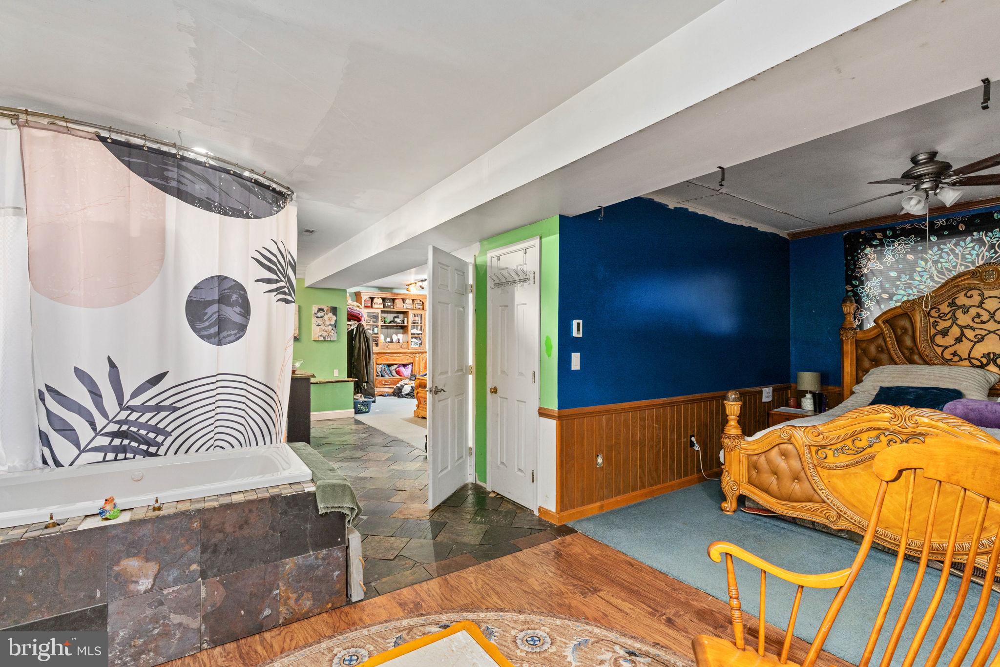 BREEZEWOOD - Residential