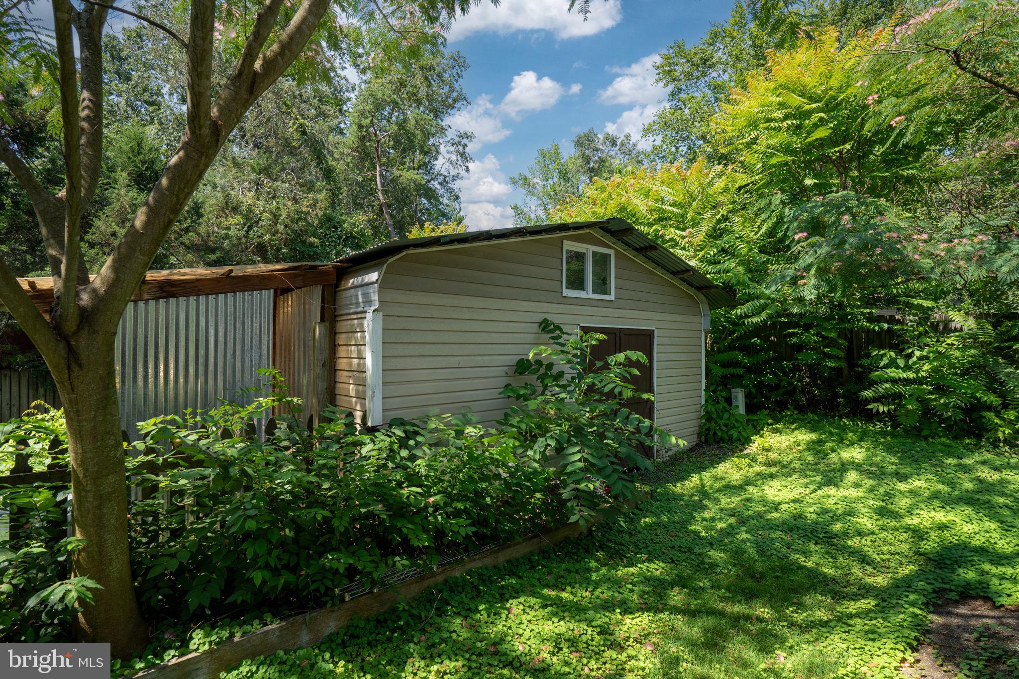 BREEZEWOOD - Residential