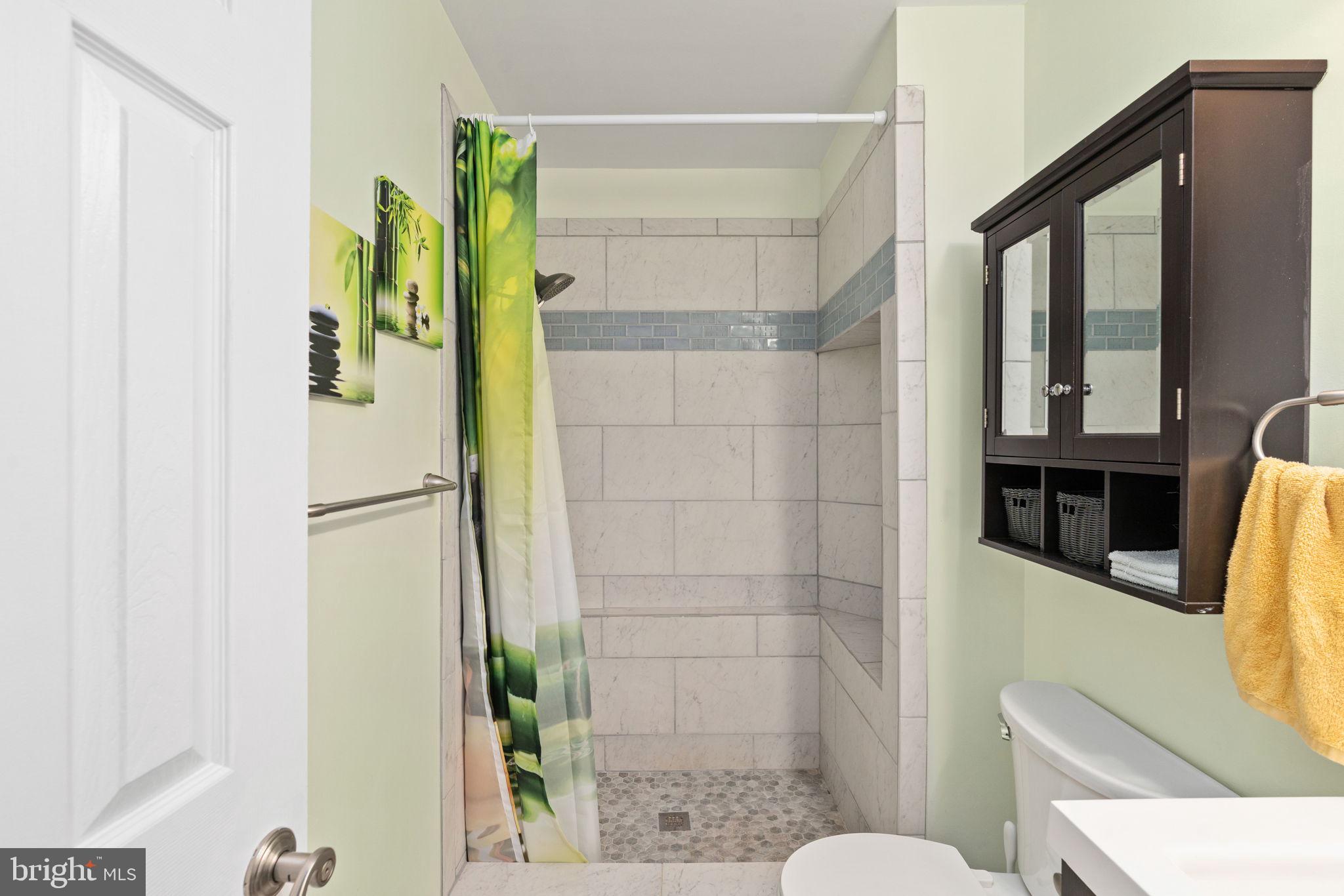 BREEZEWOOD - Residential