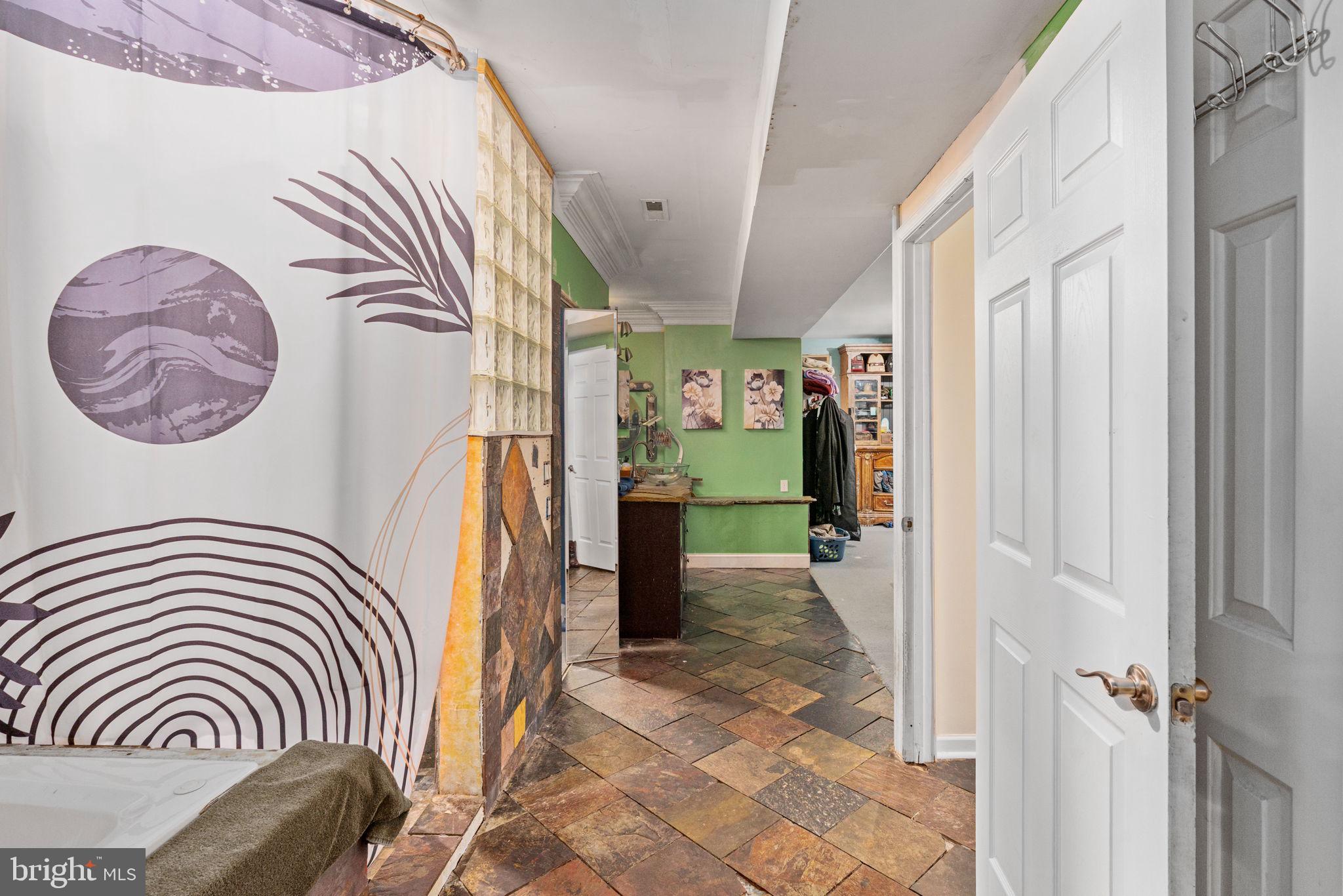 BREEZEWOOD - Residential