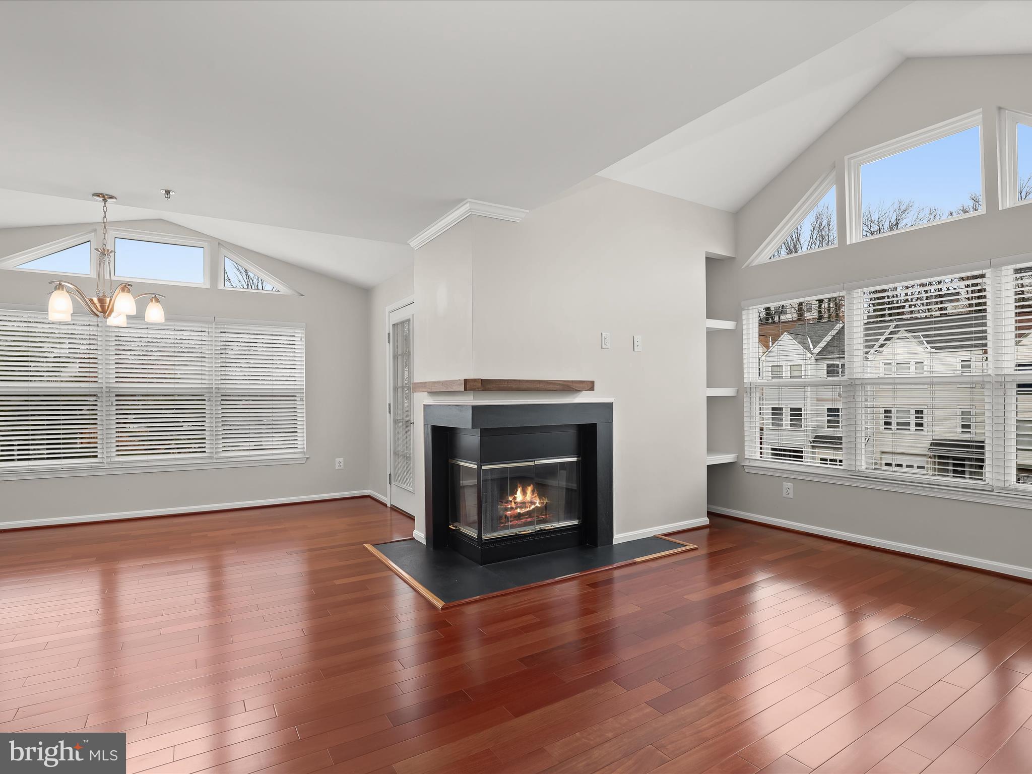 RIVERCHASE - Residential