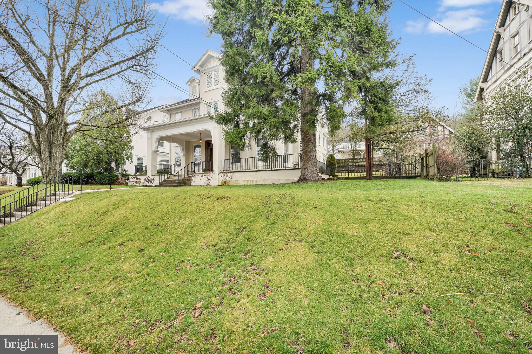 WEST END - Residential