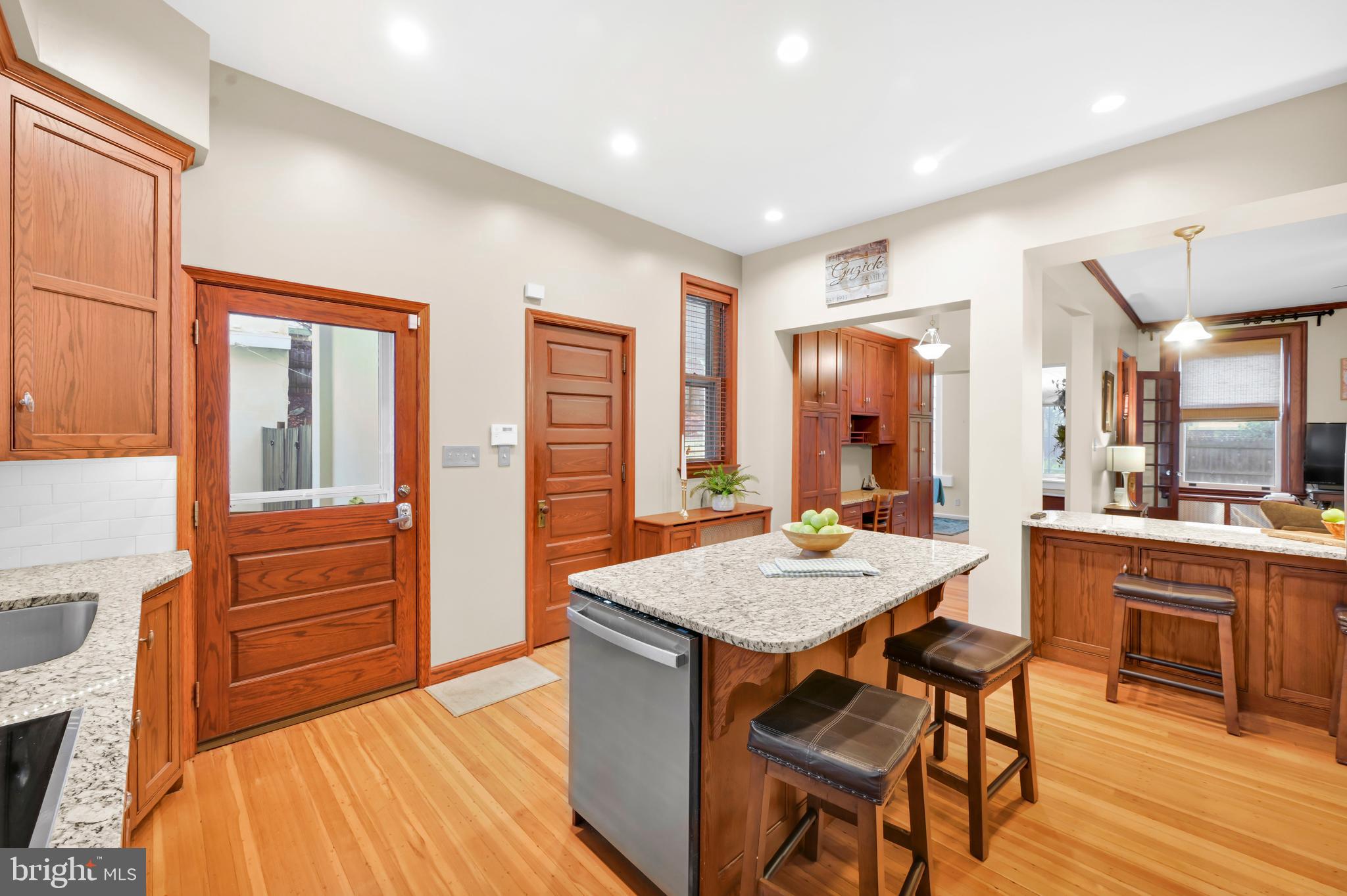 WEST END - Residential