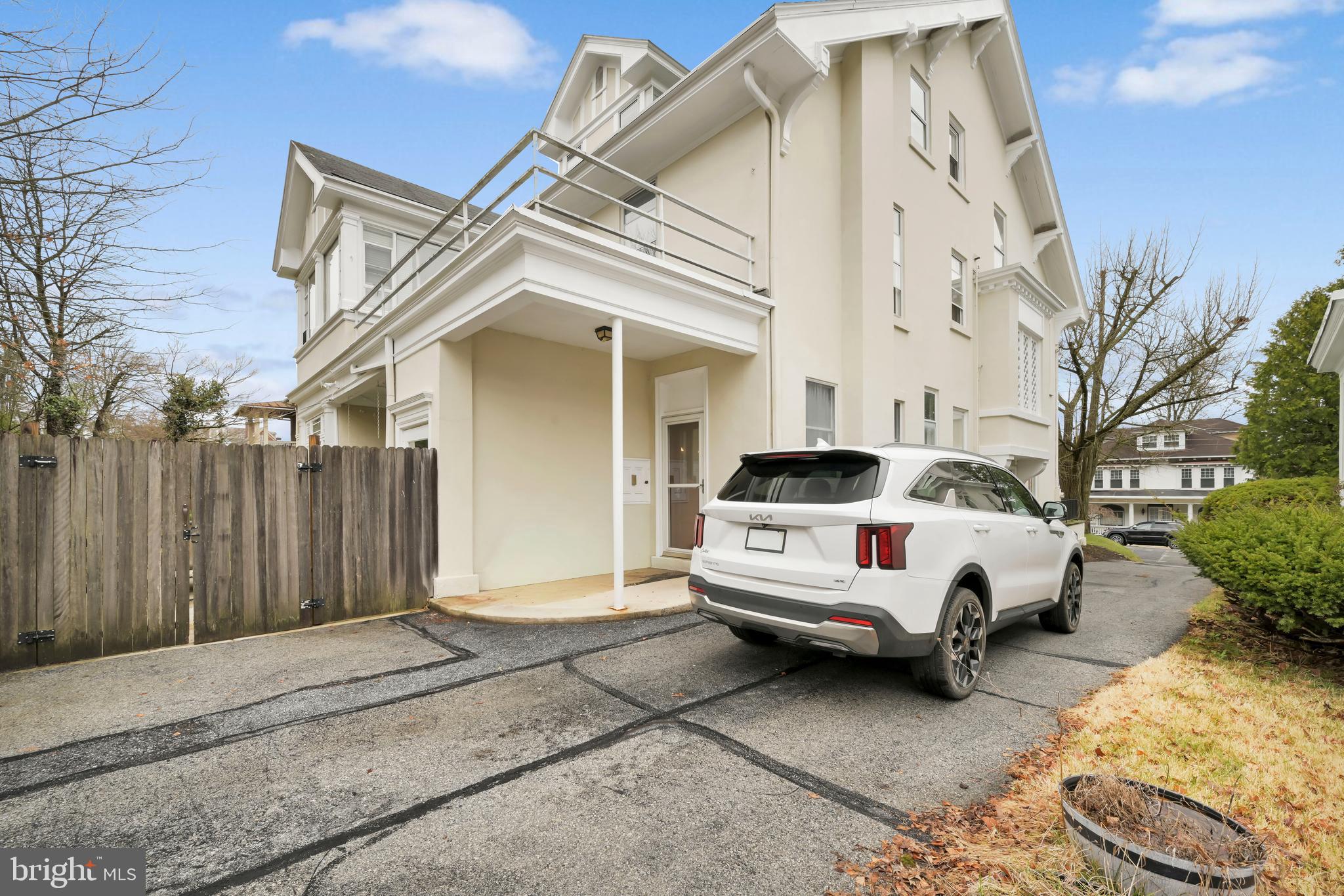 WEST END - Residential