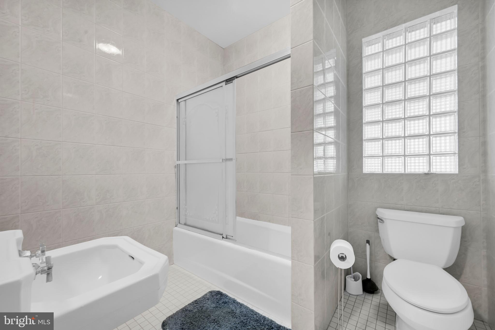 WEST END - Residential