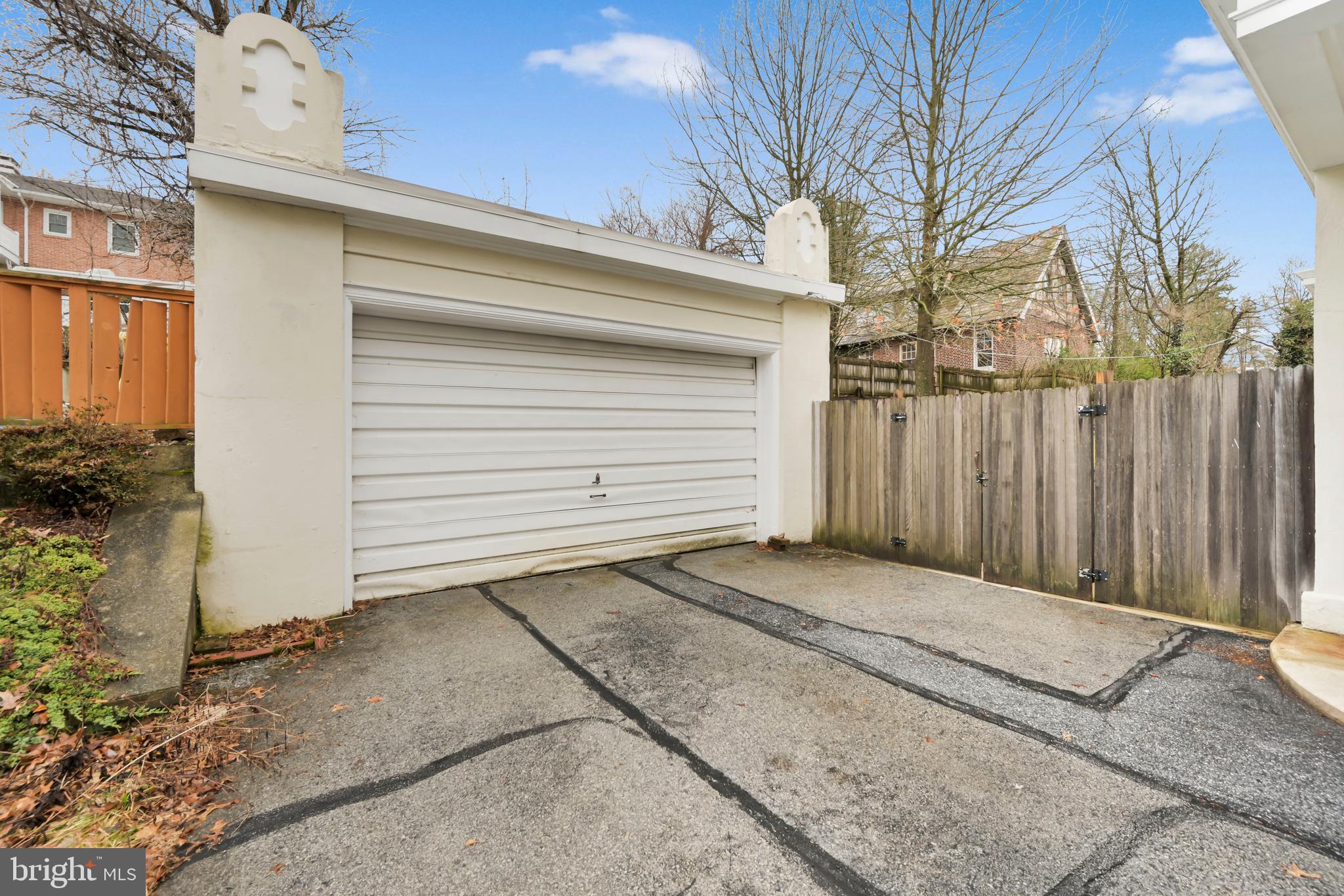 WEST END - Residential