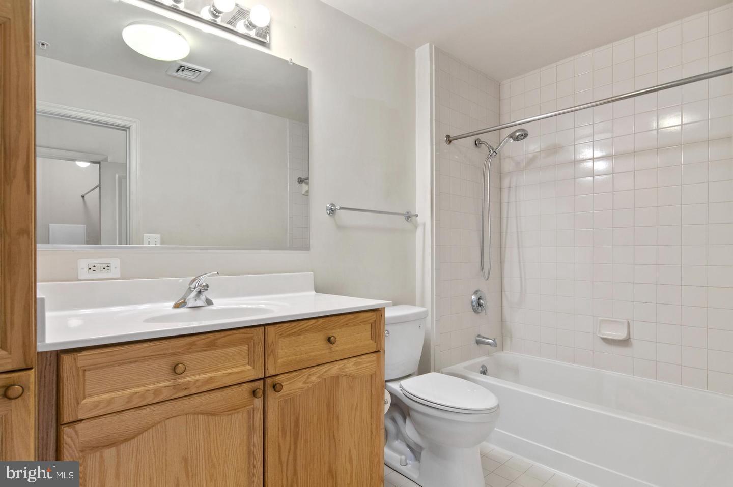 BELMONT BAY - Residential Lease