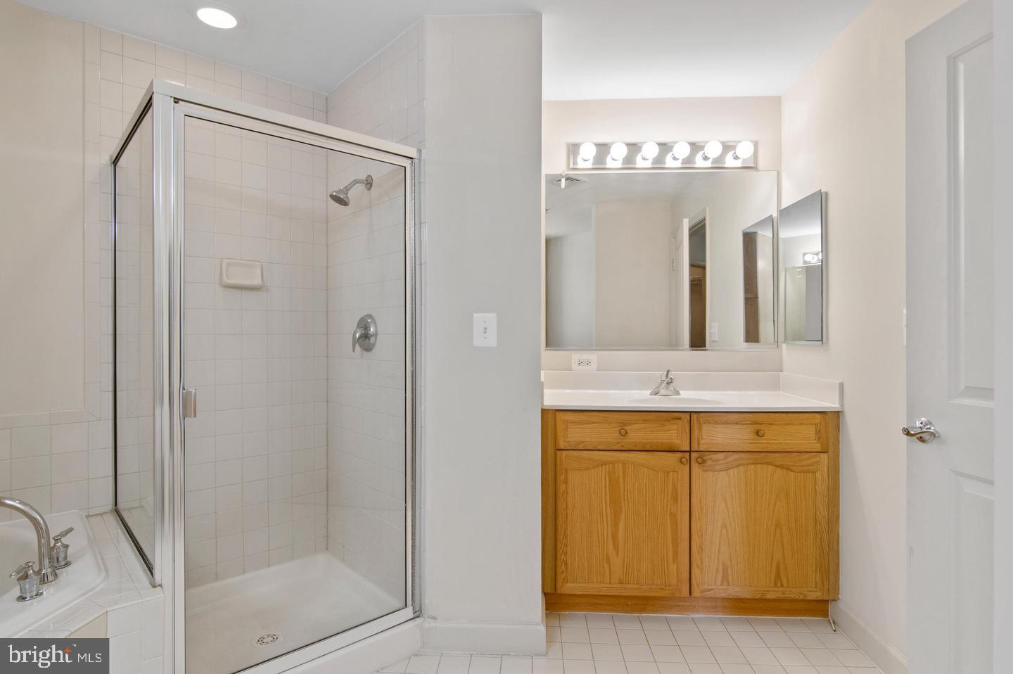 BELMONT BAY - Residential Lease