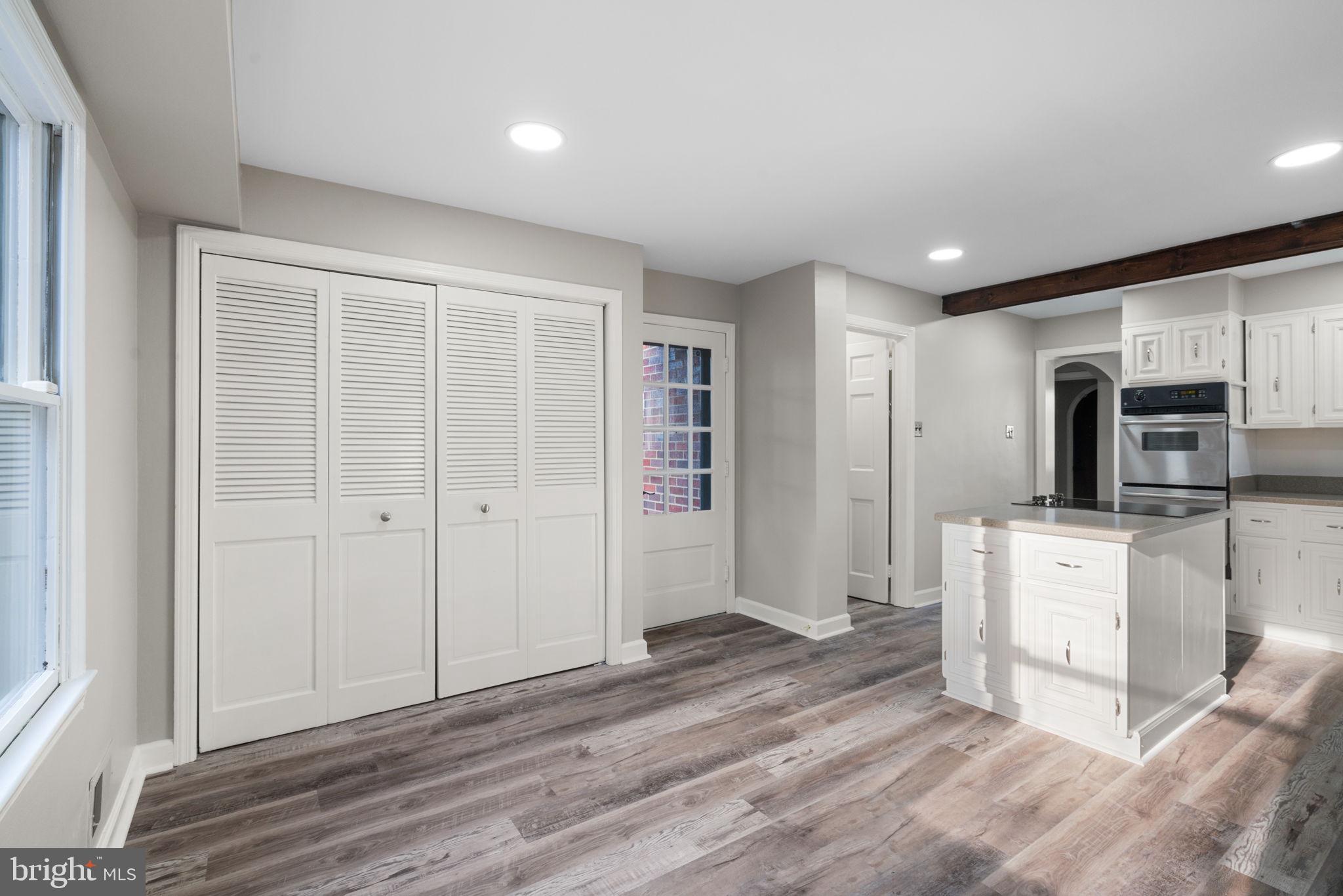 BEVERLEY HILLS - Residential