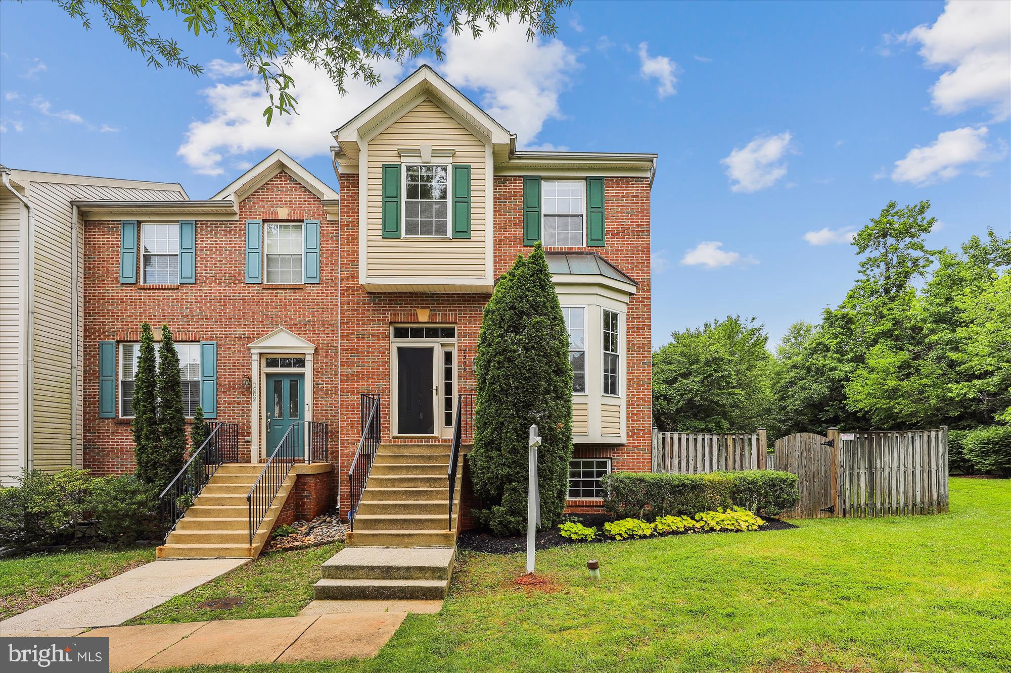 RIDGE COMMONS - Residential