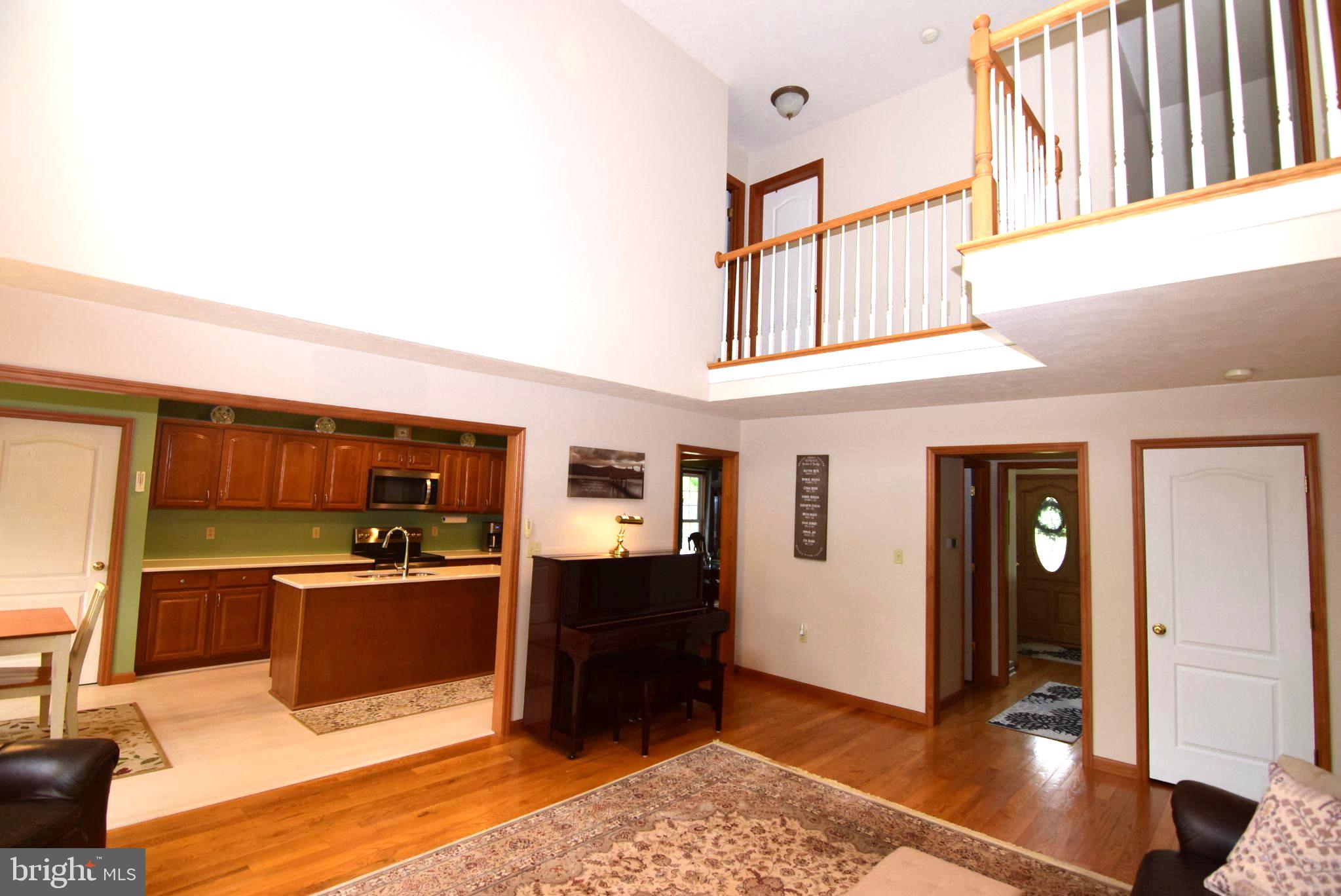 HAMPTON HILLS - Residential