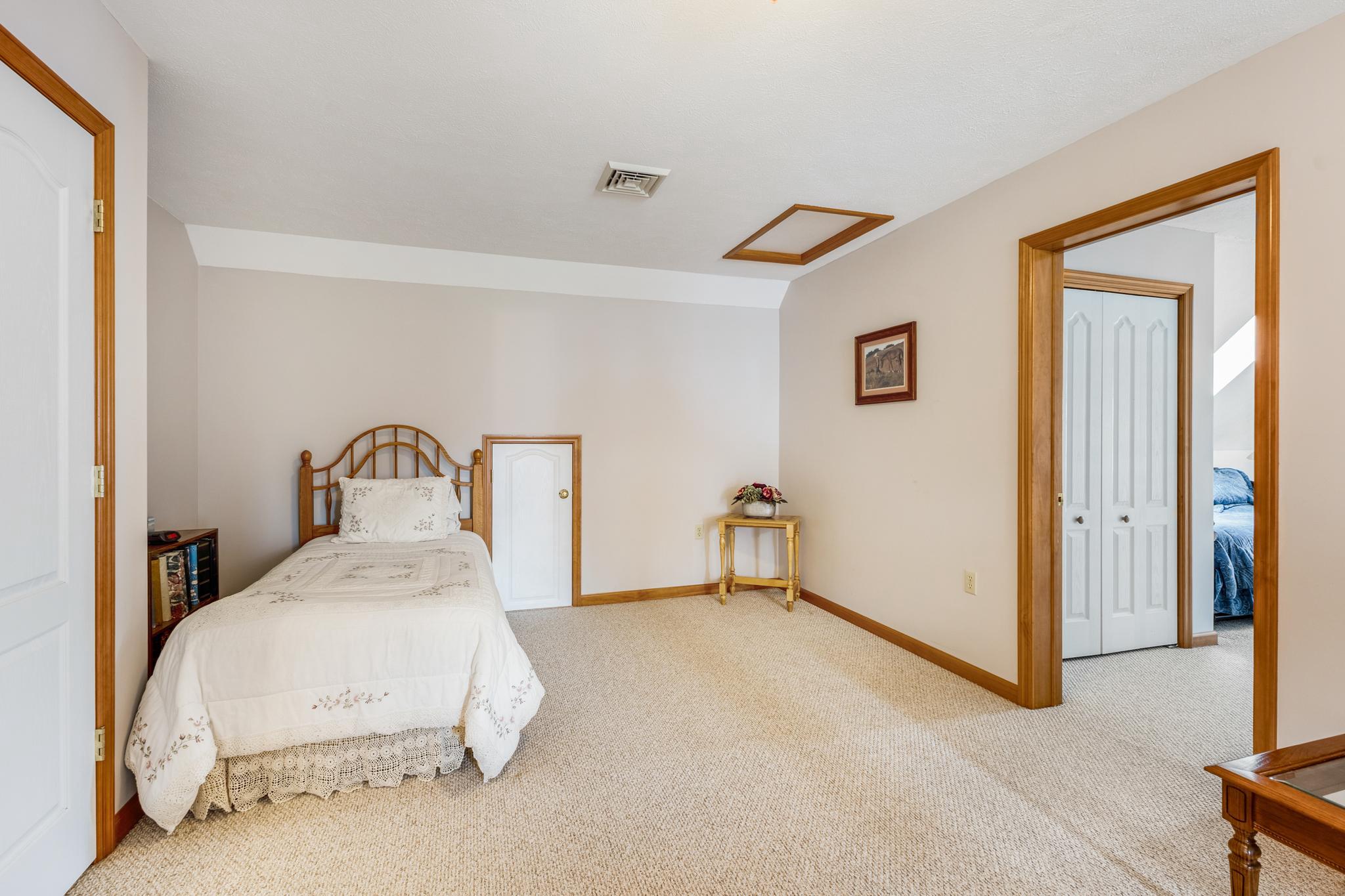 HAMPTON HILLS - Residential