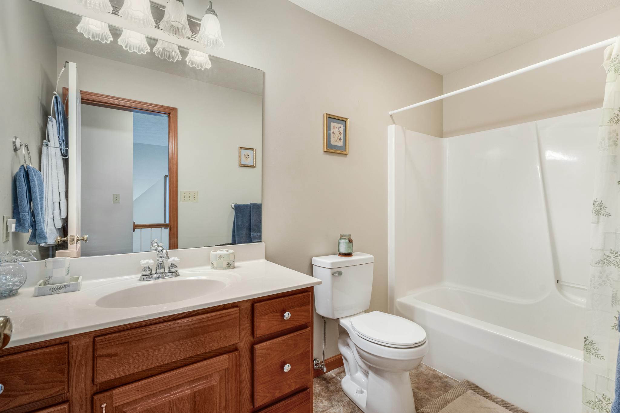 HAMPTON HILLS - Residential