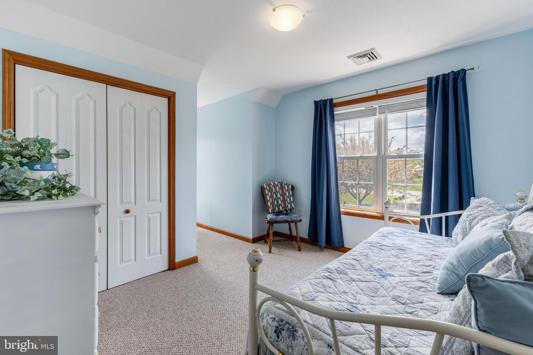 HAMPTON HILLS - Residential