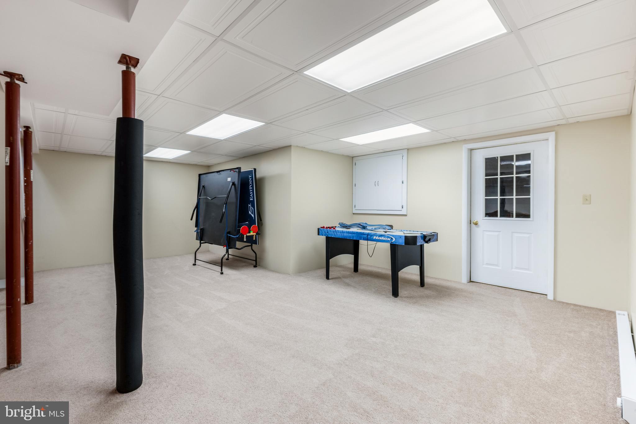 HAMPTON HILLS - Residential